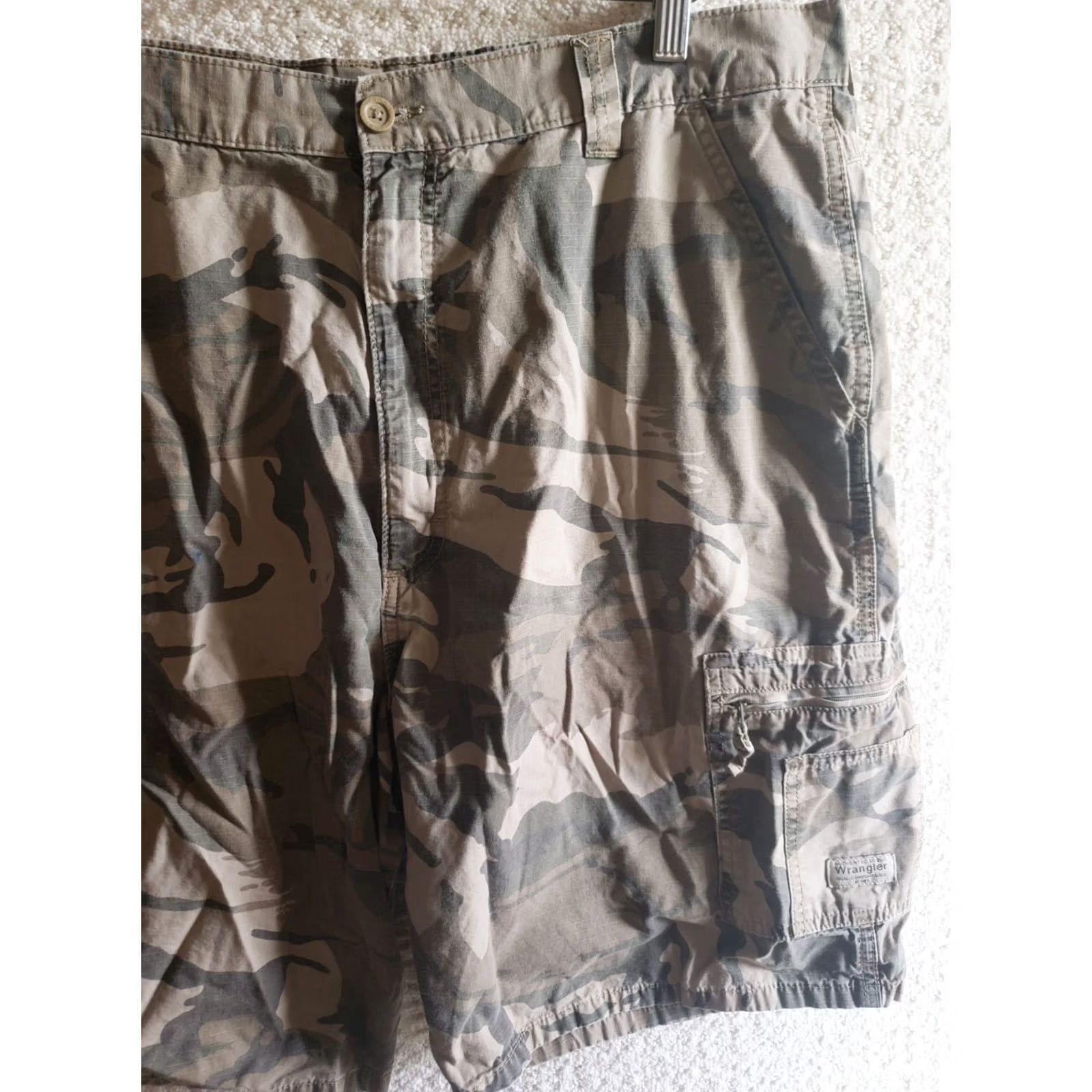 Wrangler Wrangler Shorts Mens 40 Green Men Camo Cargo size Flat Front Camouflauge Size US 40 / EU 56 - 3 Thumbnail