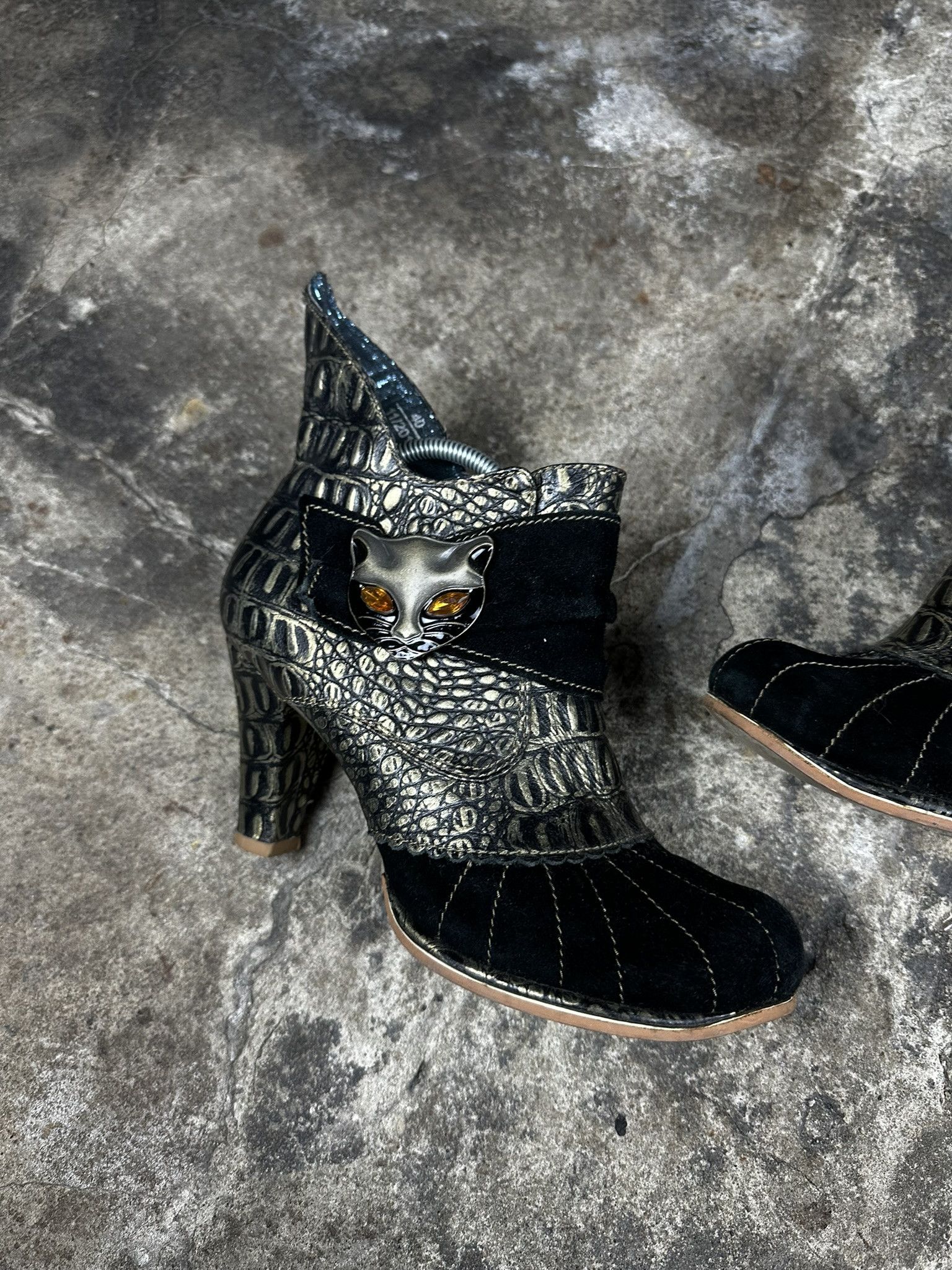 Japanese Brand 2000s Vintage Avant Garde Crocodile Leather Y2k Heel Boots Size US 9 / IT 39 - 2 Thumbnail