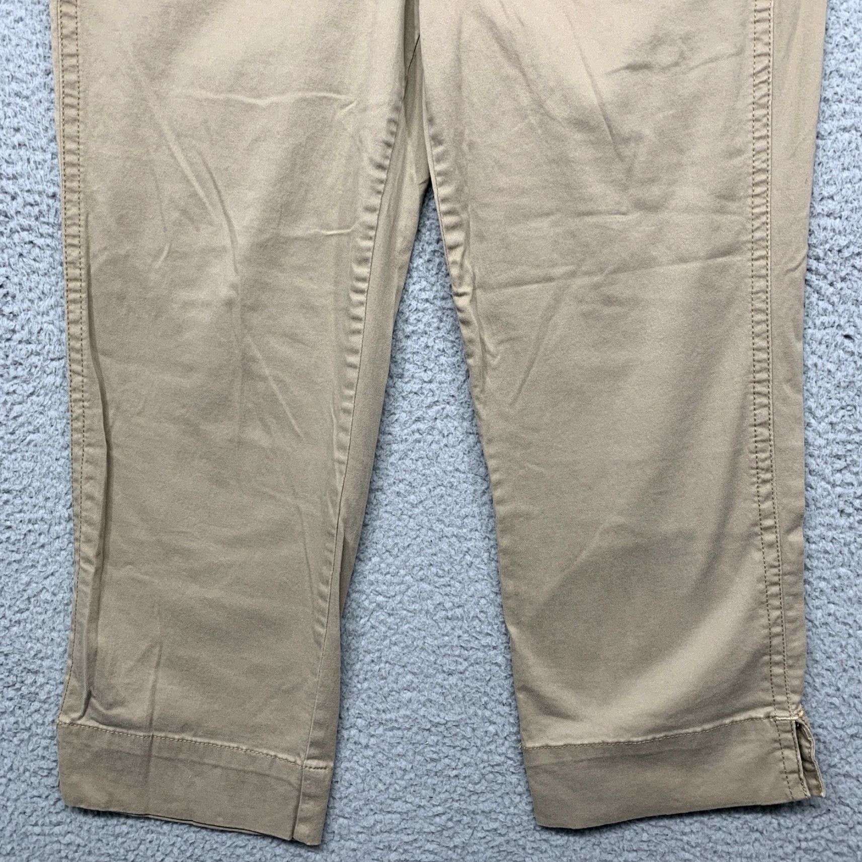 Gloria Vanderbilt VINTAGE Gloria Vanderbilt Capris 5-Pocket Women Beige 31x22 Cuffed 2” Slit High Rise 8 Cotton & Spandex Knit Jeans? Size ONE SIZE - 3 Thumbnail