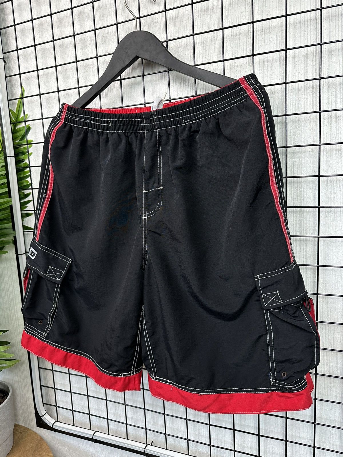 Diesel × Vintage Vintage Diesel Y2K cargo shorts Men L XL Black Size US 36 / EU 52 - 2 Thumbnail