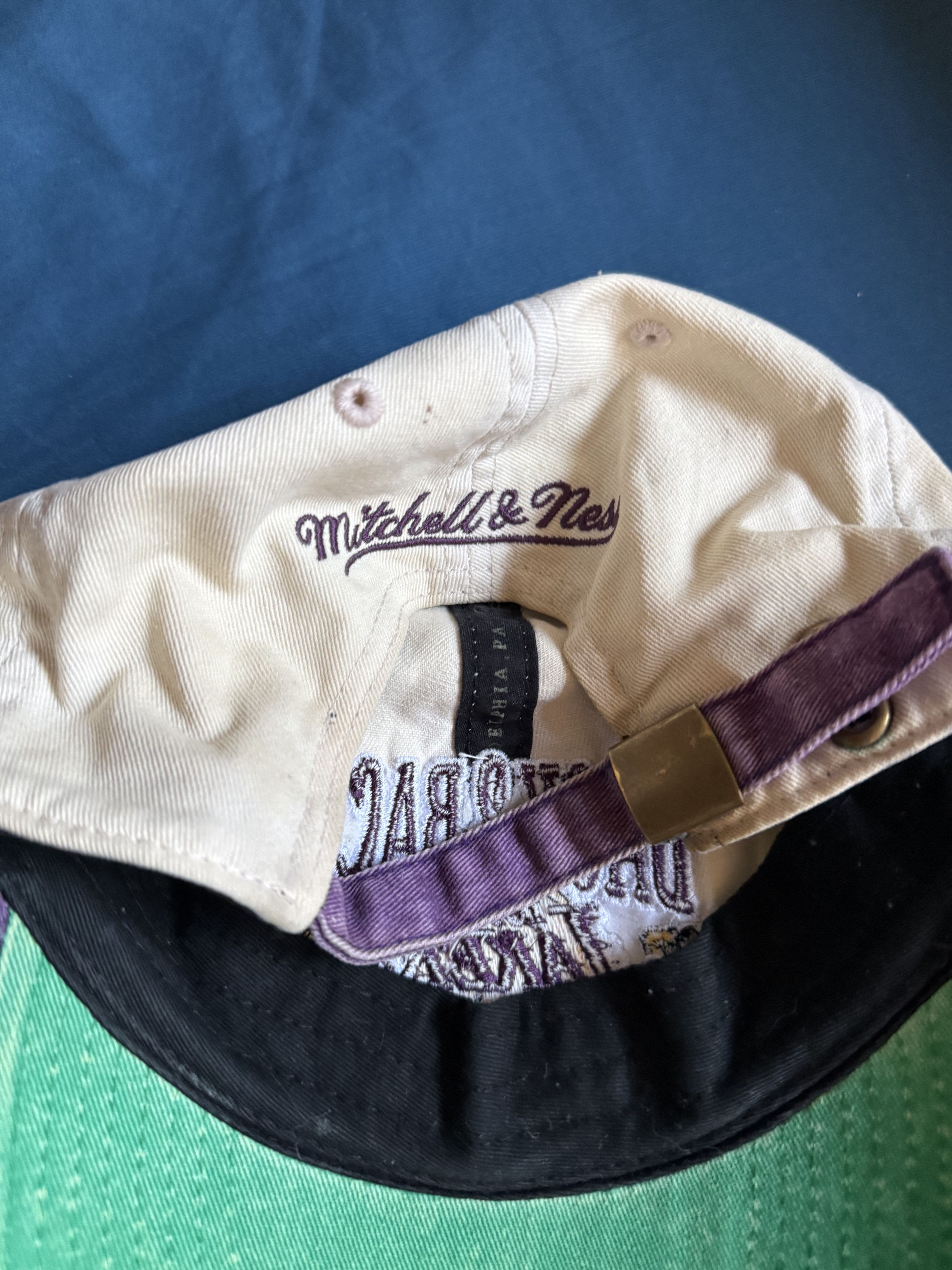 Mitchell & Ness Mitchell & Ness Lakers Championship vintage Snapback Hat Size ONE SIZE - 3 Thumbnail