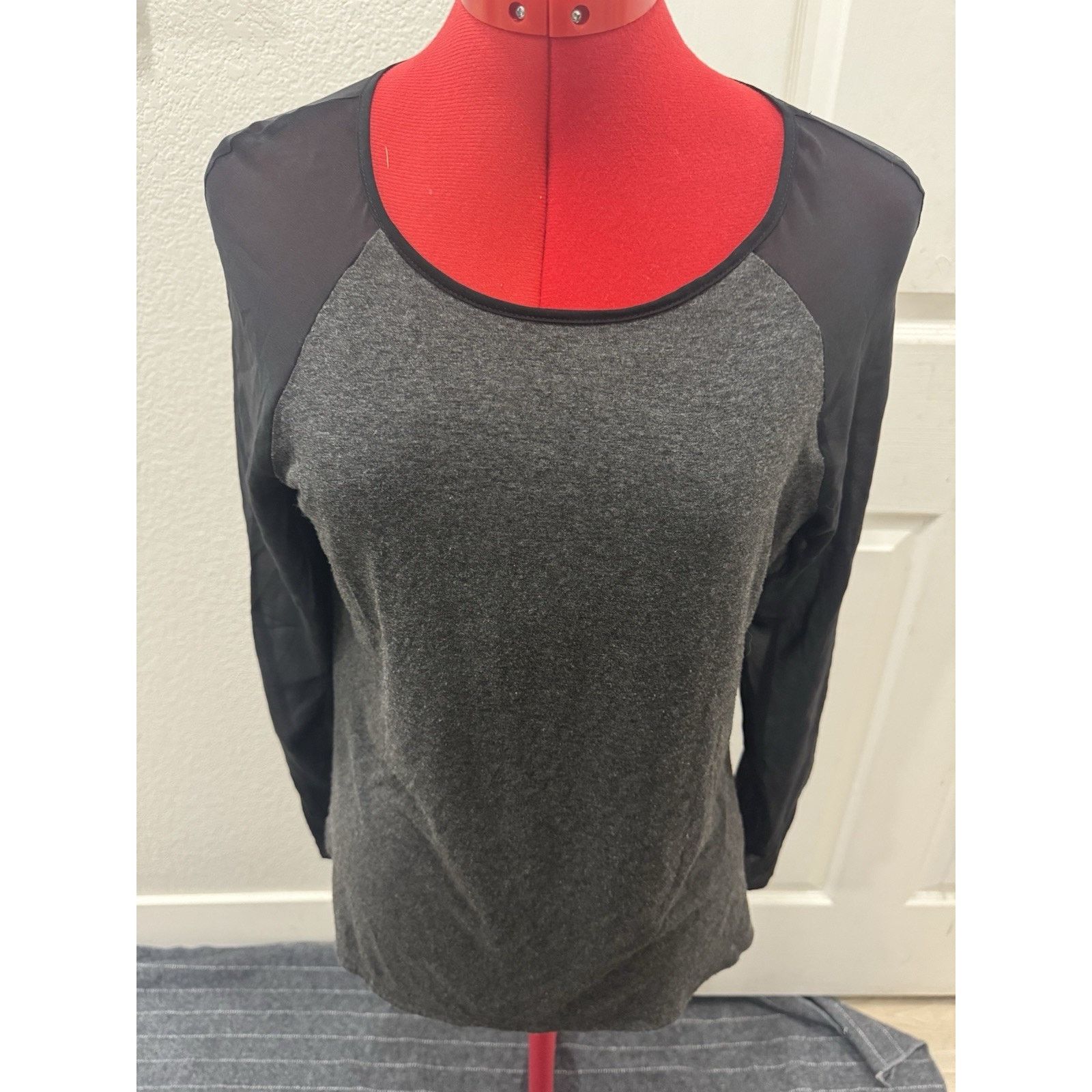 Robert Rodriguez Robert Rodriguez Silk Sleeves Blouse Size Xs Size XS / US 0-2 / IT 36-38 - 1 Thumbnail
