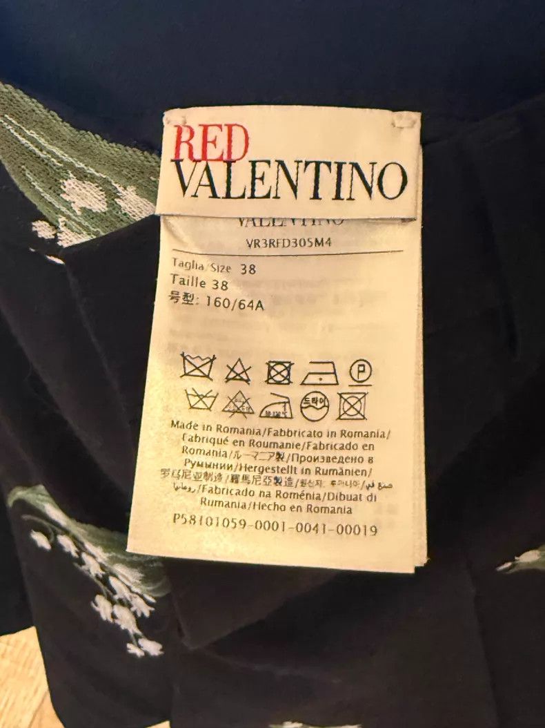 Valentino Valentino A set of black floral embroidered blazer & pants Size XS / US 0-2 / IT 36-38 - 5 Thumbnail