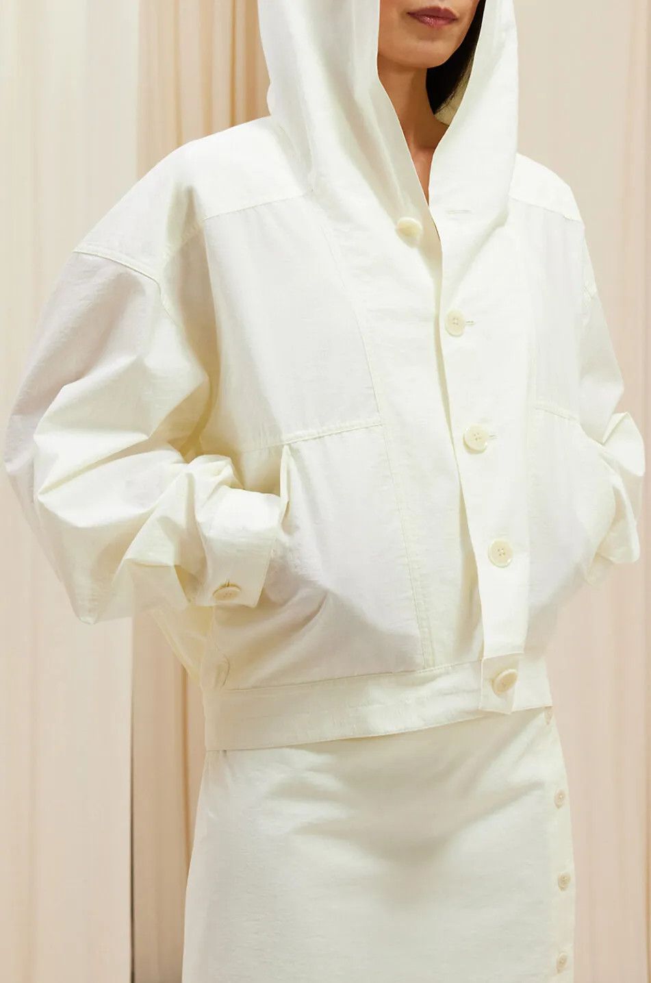 Lemaire o1s22i1n1024 Short Hooded Blouson Jacket in Neutro Size XS / US 0-2 / IT 36-38 - 2 Thumbnail
