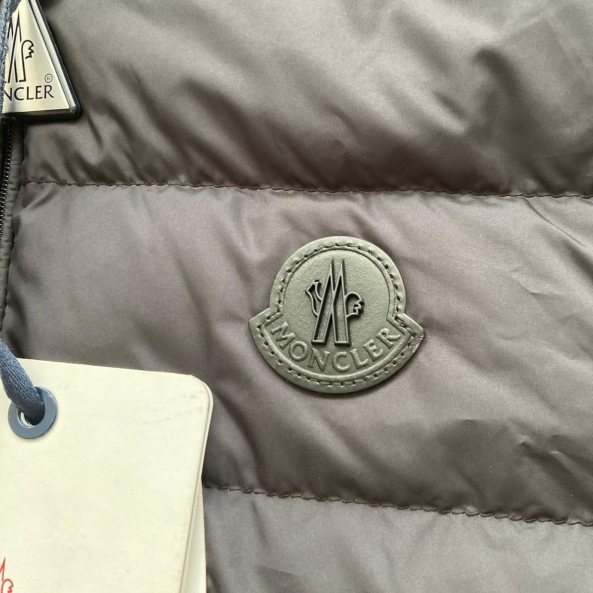 Moncler Moncler down gilet size 1 gui LECHTAL black logo bomber Size US S / EU 44-46 / 1 - 2 Thumbnail