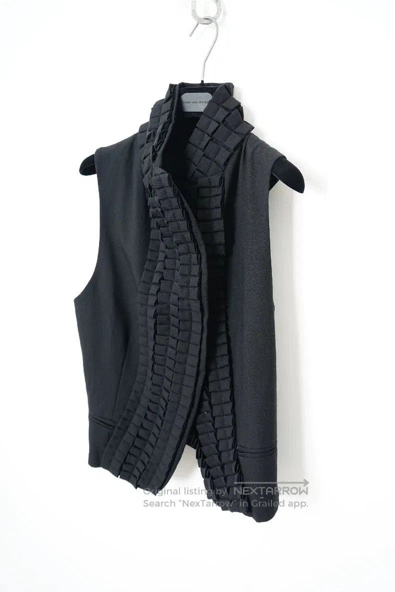Ann Demeulemeester ann demeulemeester ruffled collar waistcoat. Size US S / EU 44-46 / 1 - 4 Thumbnail