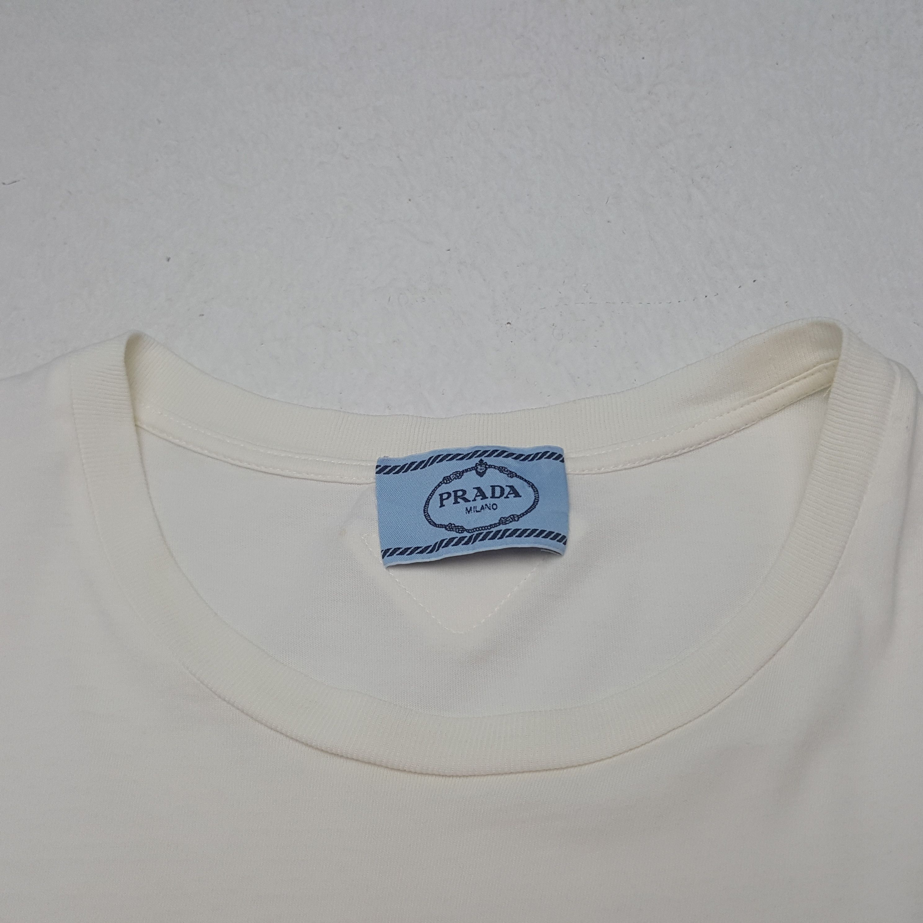 Vintage Vintage Prada Italian Brand Love Art Tshirt Size US M / EU 48-50 / 2 - 6 Thumbnail