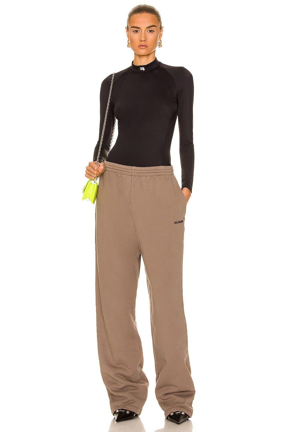 Balenciaga o1srvl11e1124 Jogging Pants in Taupe Size 27" / US 4 / IT 40 - 5 Thumbnail