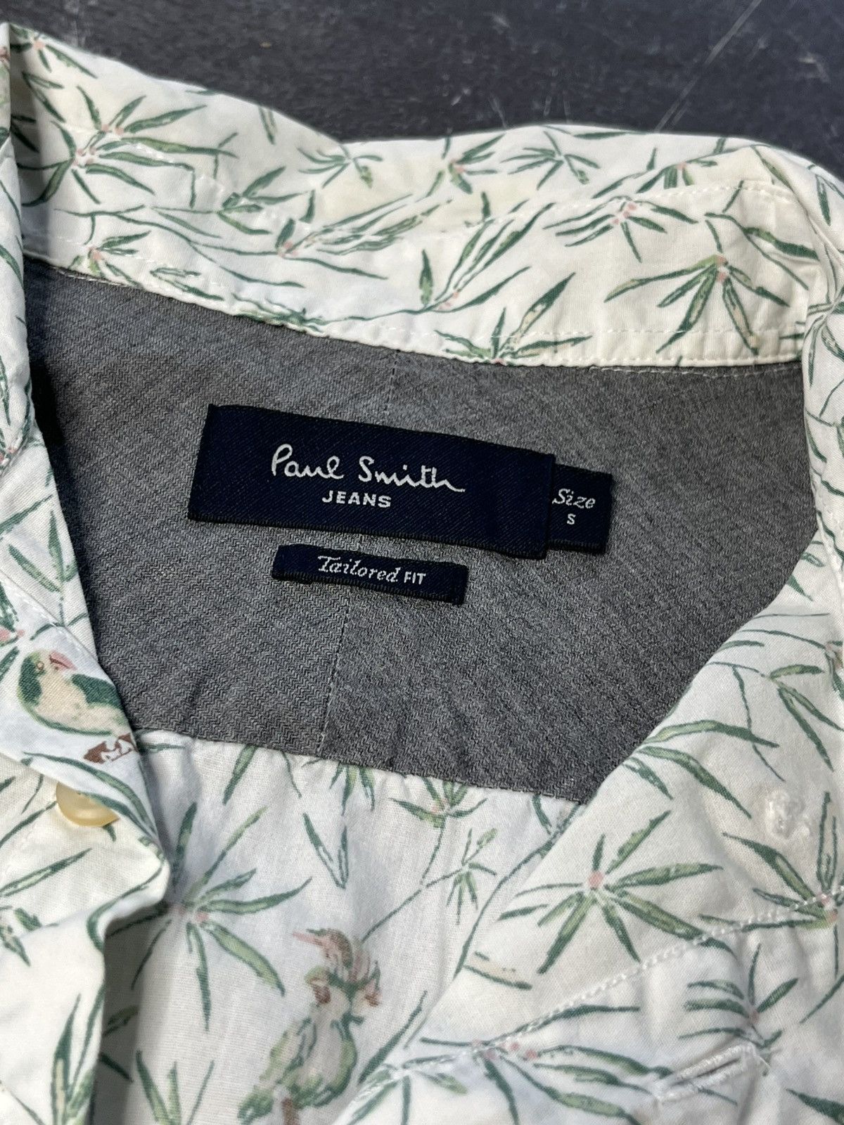 Paul Smith short sleeved button up with jungle pattern Size US S / EU 44-46 / 1 - 3 Thumbnail