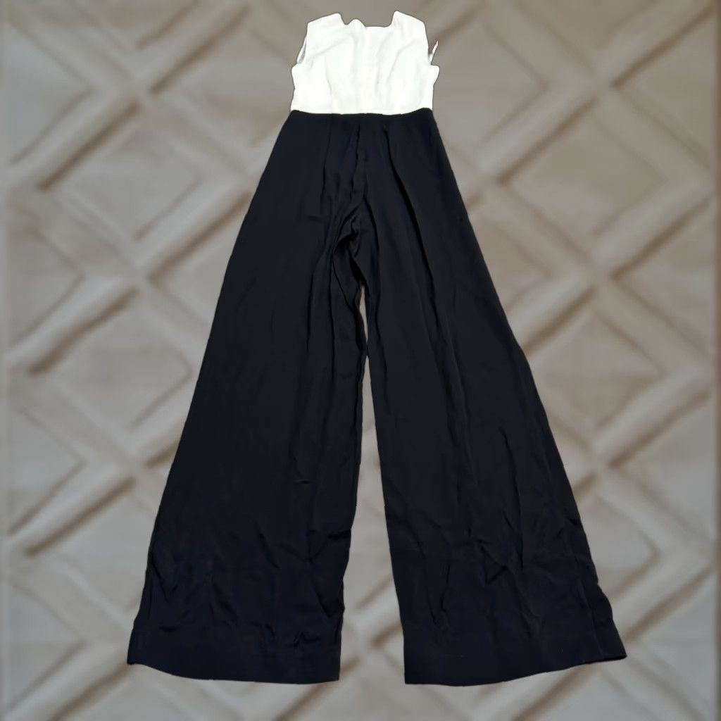 Ted Baker Ted Baker Colorblock Jumpsuit Womens 0 Black V-Neck Sleeveless Wide-Leg 100% Viscose Dressy Casual Workplace Womens Size 25" / US 0 / IT 36 - 1 Thumbnail