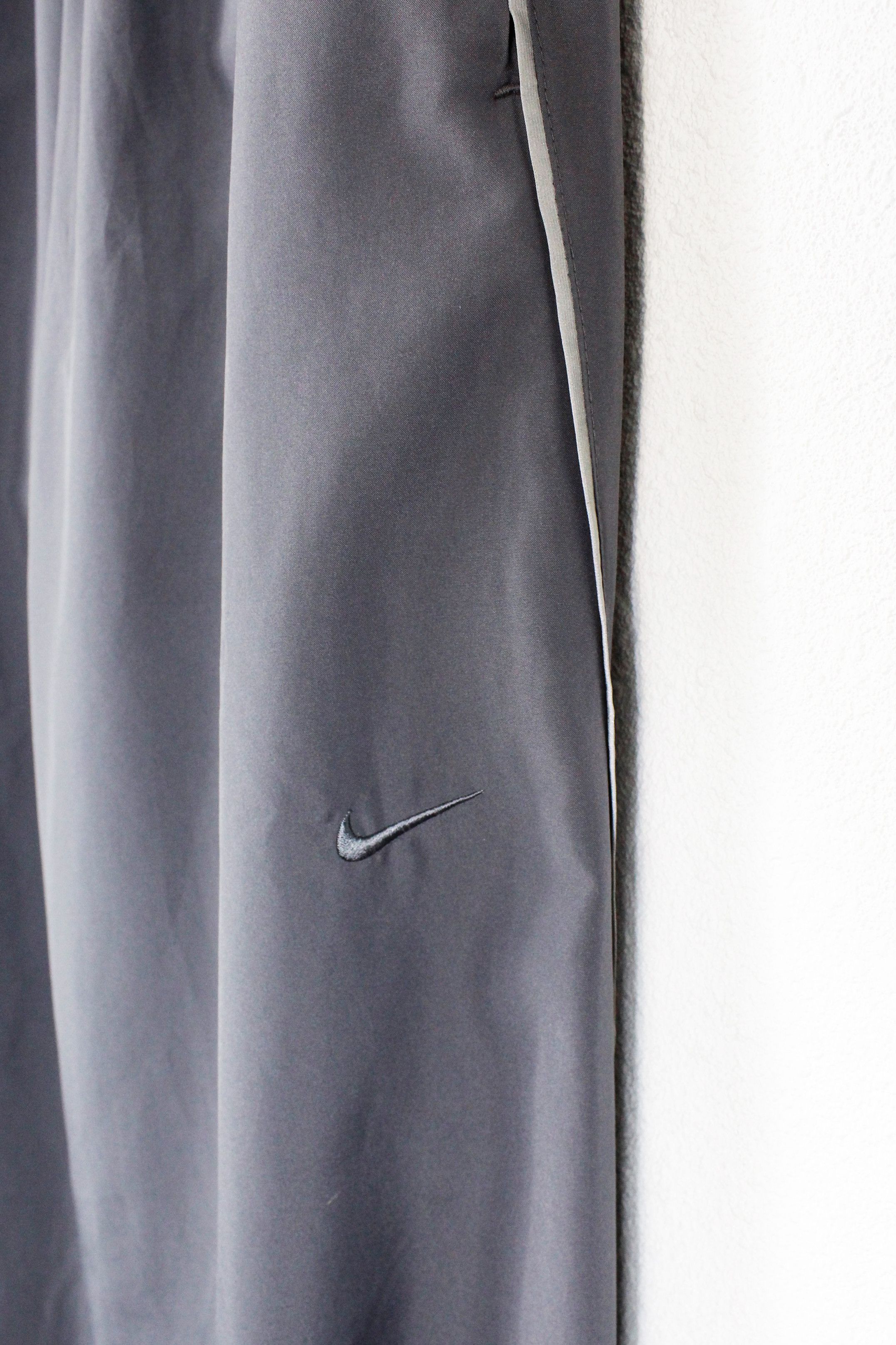 Nike × Vintage Vintage 90s Nike Swoosh Logo Nylon Sport Pants Trousers Size US 34 / EU 50 - 4 Thumbnail