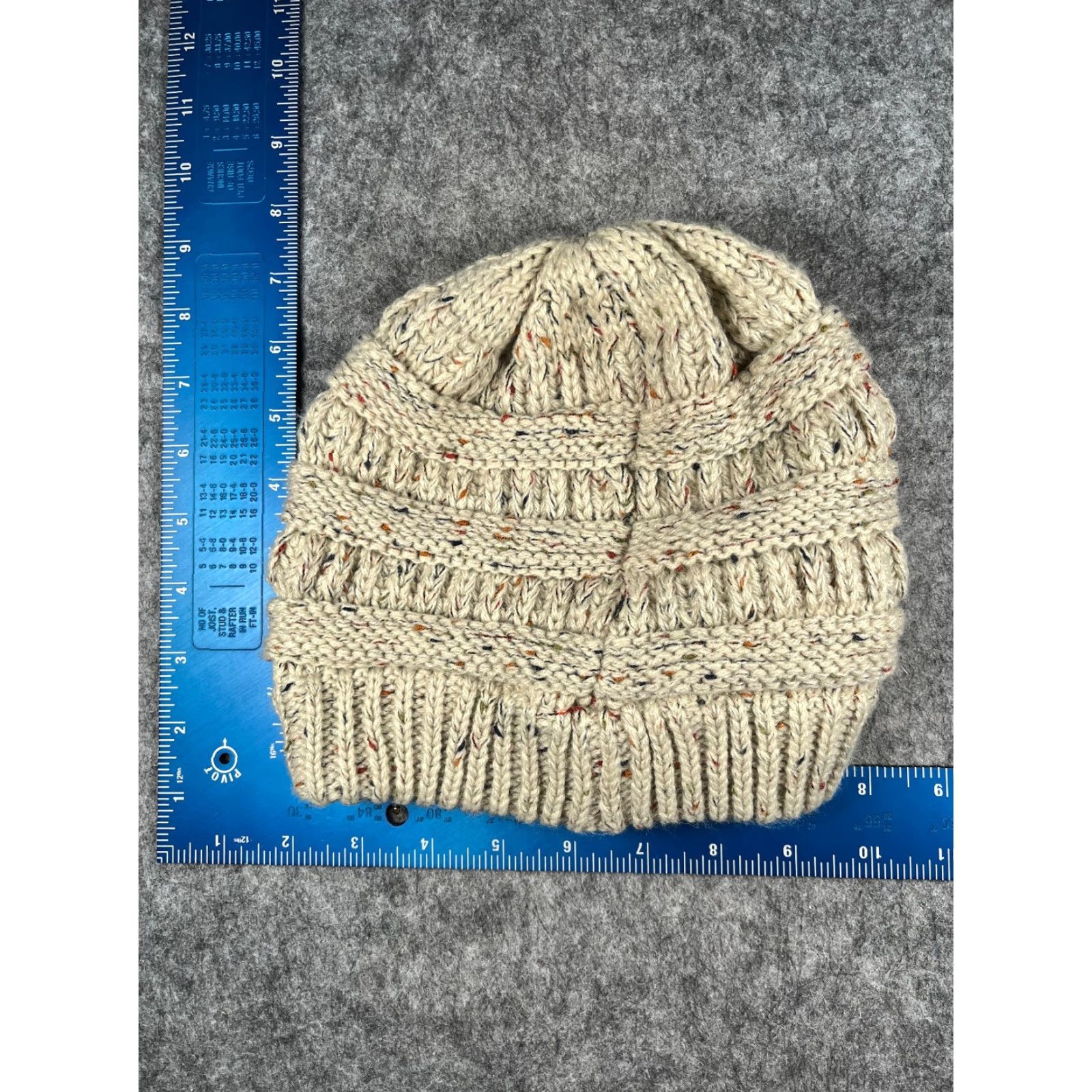 Vintage C.C Exclusives Beanie Toque Womens One Size Beige Confetti Knit Acrylic Fall Ski Hat/Cap Beanie Womens One Size Beige Knit Acrylic Outdoor Ski Size ONE SIZE - 4 Thumbnail
