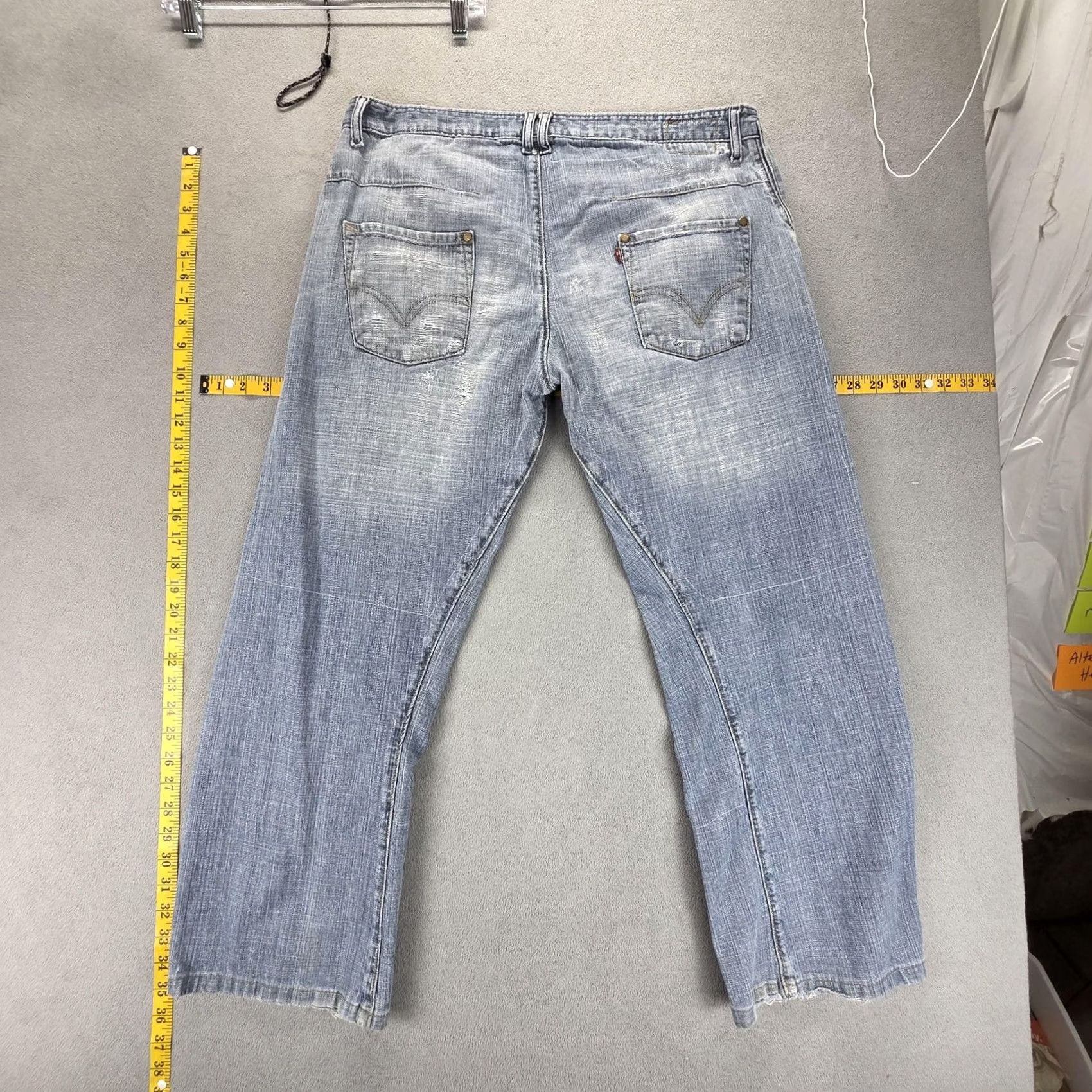 Levi's VINTAGE Levis Jeans Mens Blue Light Wash Twisted Baggy Fits 34x27 Light Denim Distressed Pockets 34 Mens Jeans Size US 34 / EU 50 - 2 Thumbnail