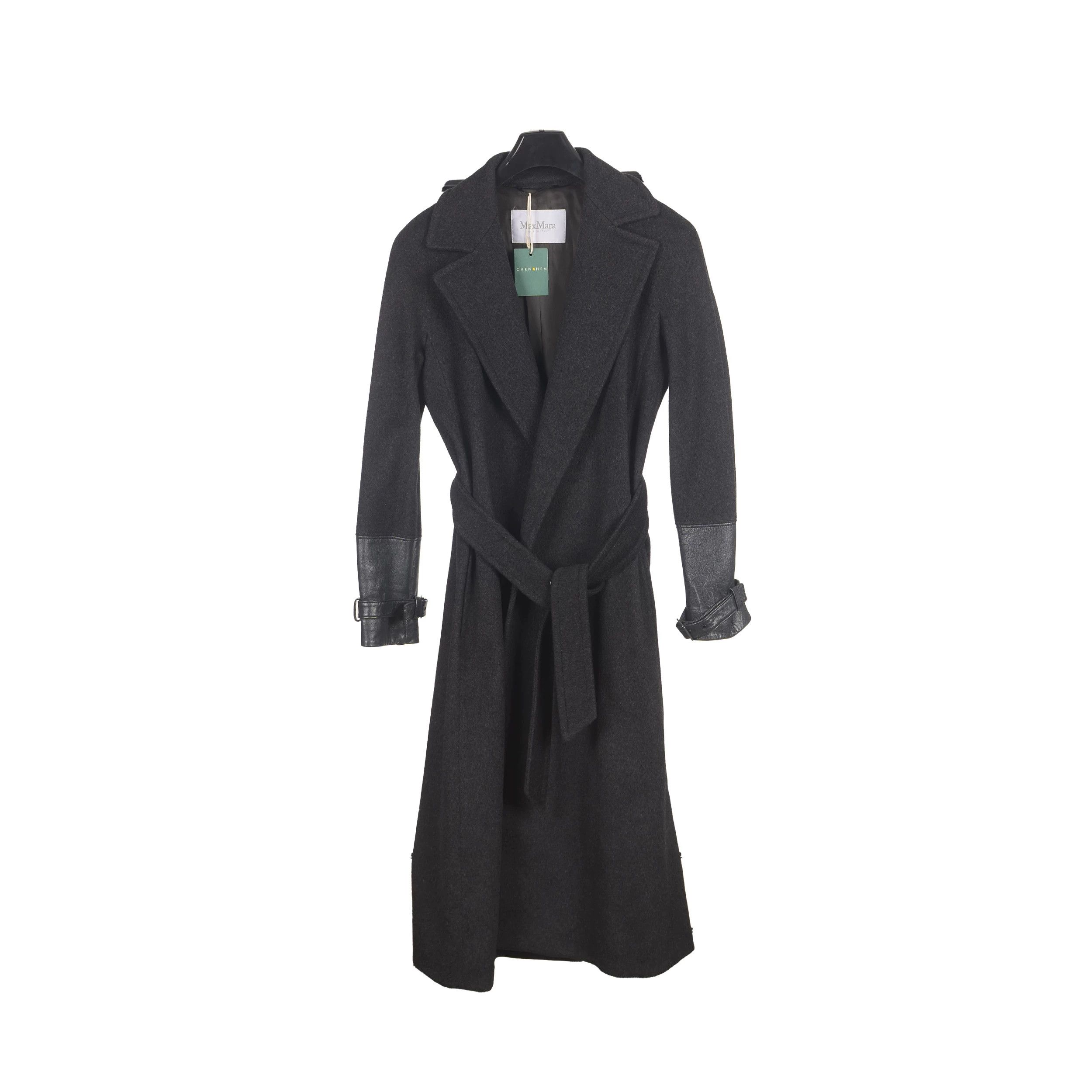 Salvatore Ferragamo Salvatore Ferragamo Coat M Women Size M / US 6-8 / IT 42-44 - 1 Thumbnail