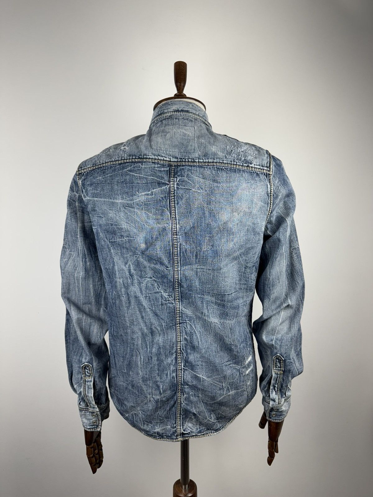 Vintage Men’s Vintage GUESS Avan Garde Long sleeve Y2K shirt Size M Size US M / EU 48-50 / 2 - 4 Thumbnail