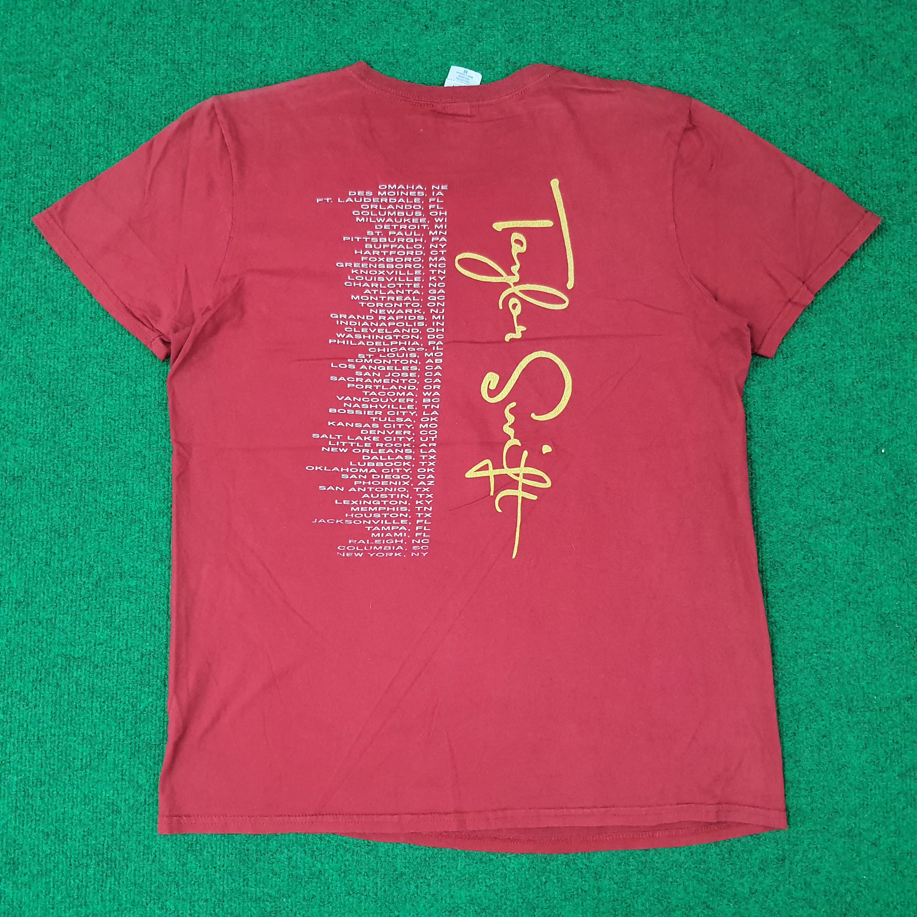 Band Tees Vintage Taylor Swift Speak Now Tour Tshirt C249N37 Size US M / EU 48-50 / 2 - 3 Thumbnail