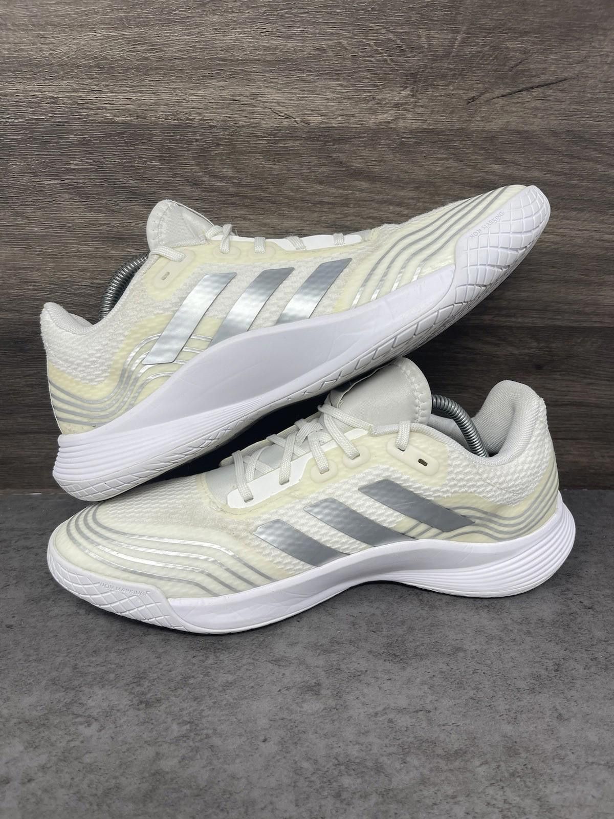 Adidas Adidas Novaflight Sneakers Womens Size 9 White Volleyball Size US 9 / IT 39 - 7 Thumbnail
