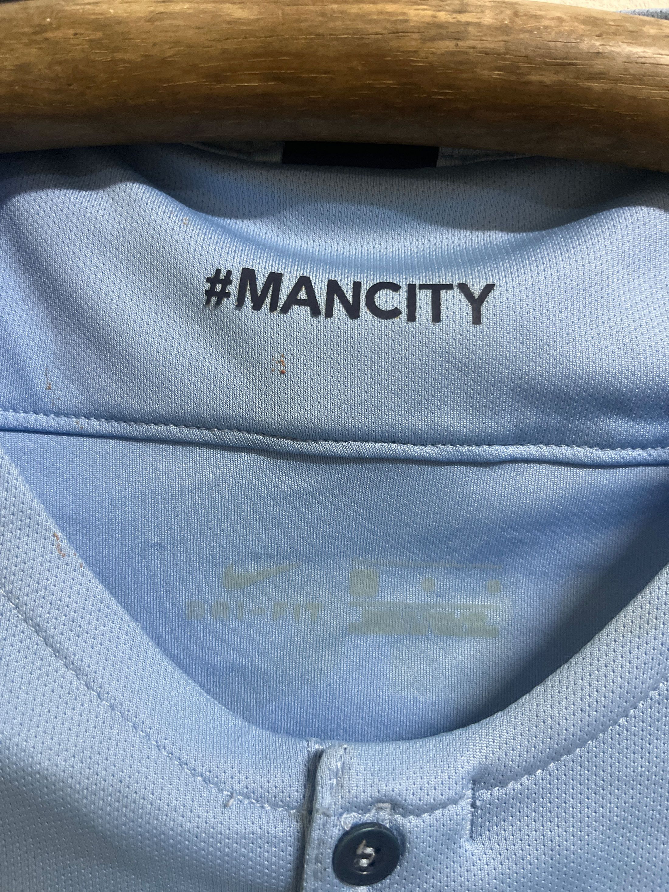 Sports Specialties Nike Manchester City G. Jesus 2018 Kit Jersey Football Size US M / EU 48-50 / 2 - 2 Thumbnail