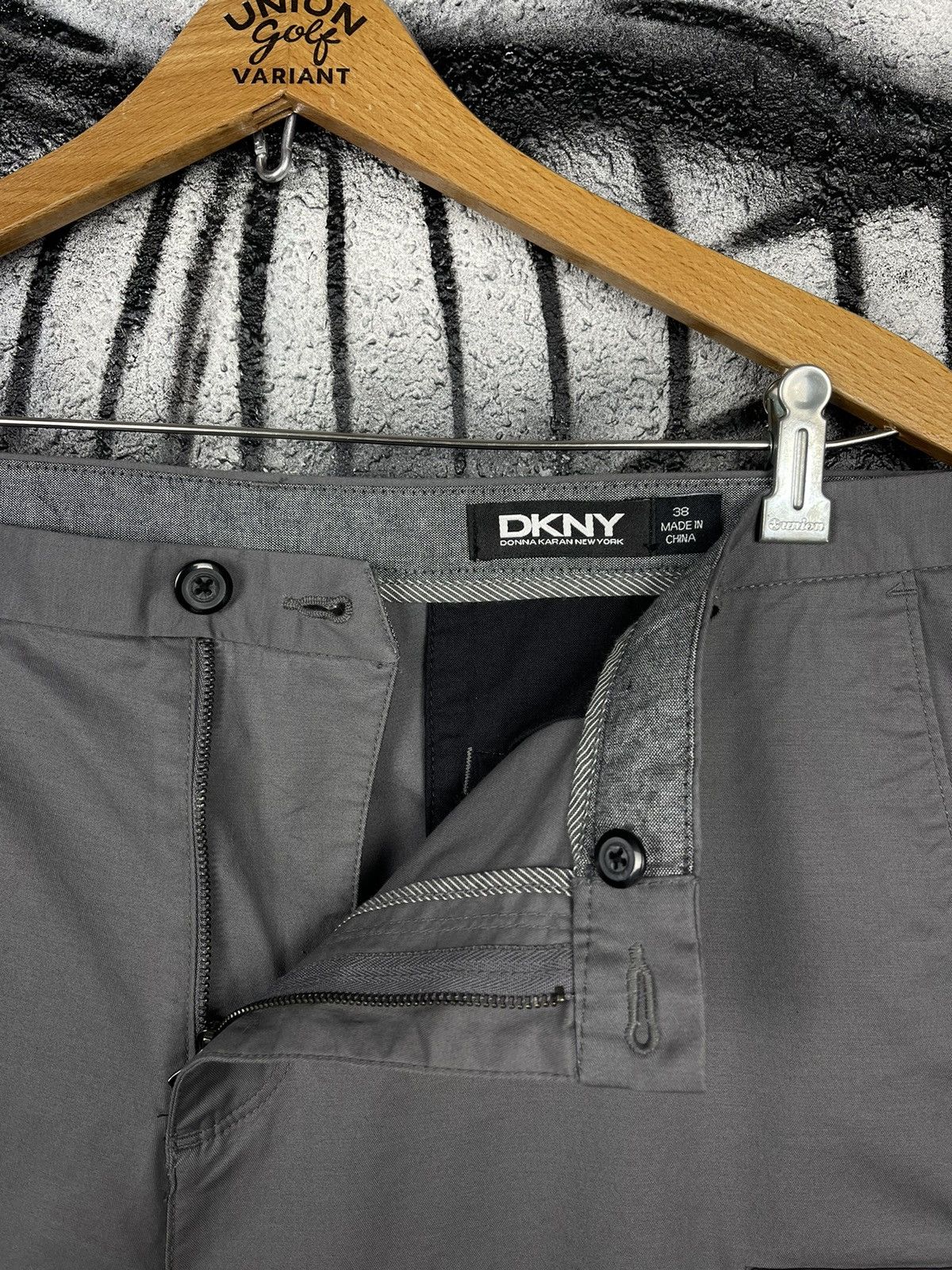 DKNY DKNY Bermuda Cargo Shorts Men’s Size XL Size US 36 / EU 52 - 4 Thumbnail
