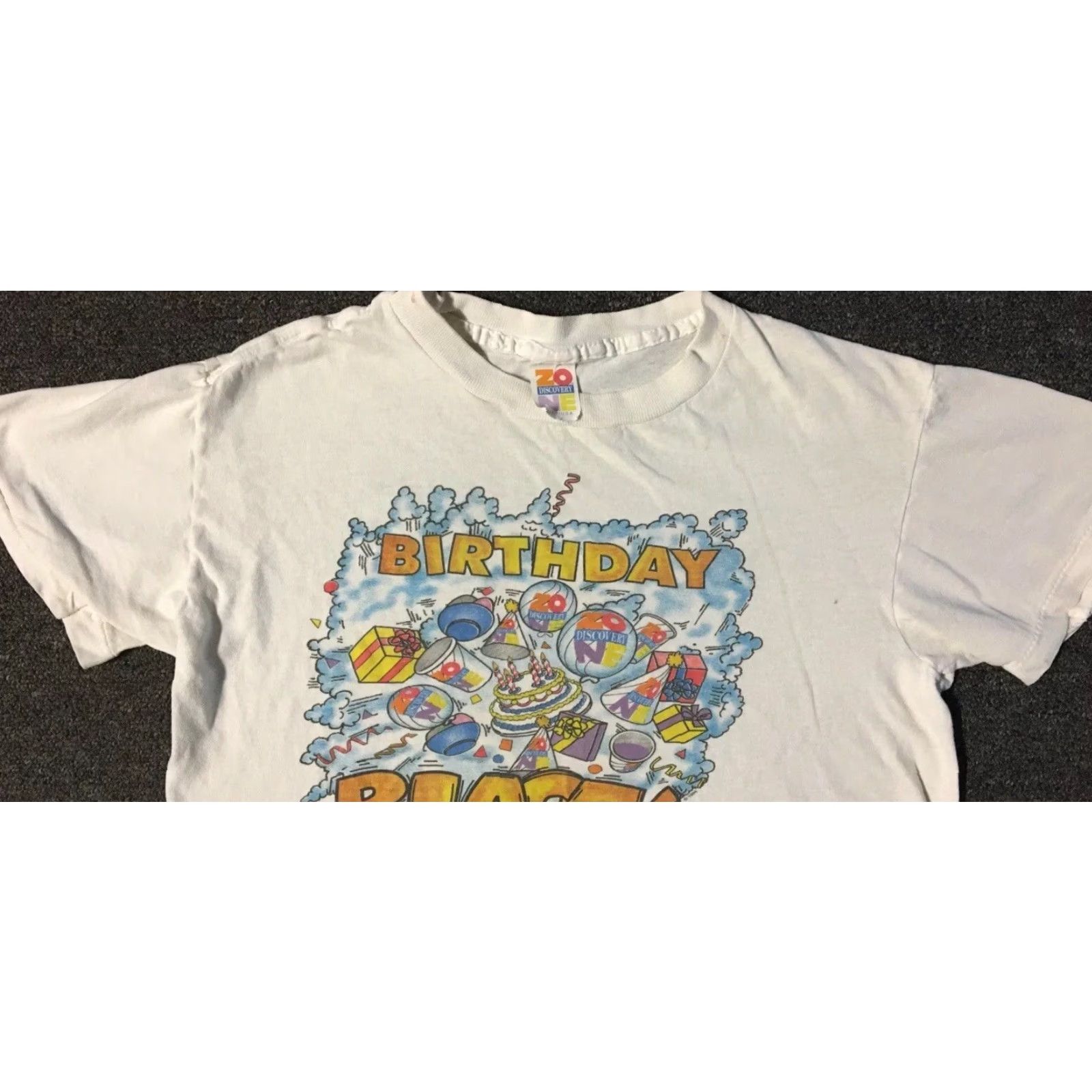 Vintage VINTAGE Discovery Zone Birthday Shirt XS White 90s 80s Distressed Grunge Cartoon Funny Single Stitch Men T-Shirt Short Sleeve Size XS - Adults Mens Size US XS / EU 42 / 0 - 6 Thumbnail