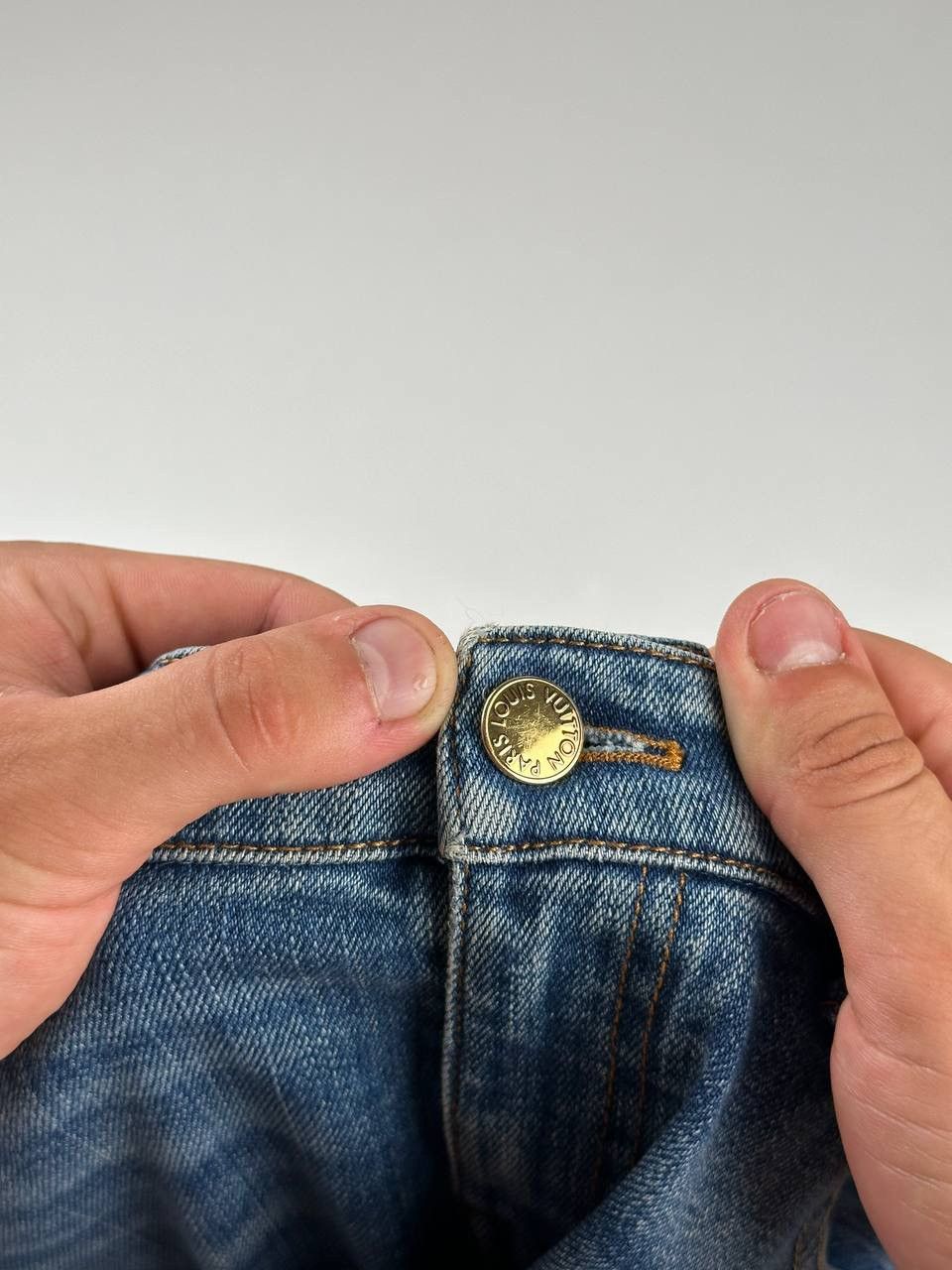 Louis Vuitton Jeans from Louis Vuitton Size 27" / US 4 / IT 40 - 4 Thumbnail