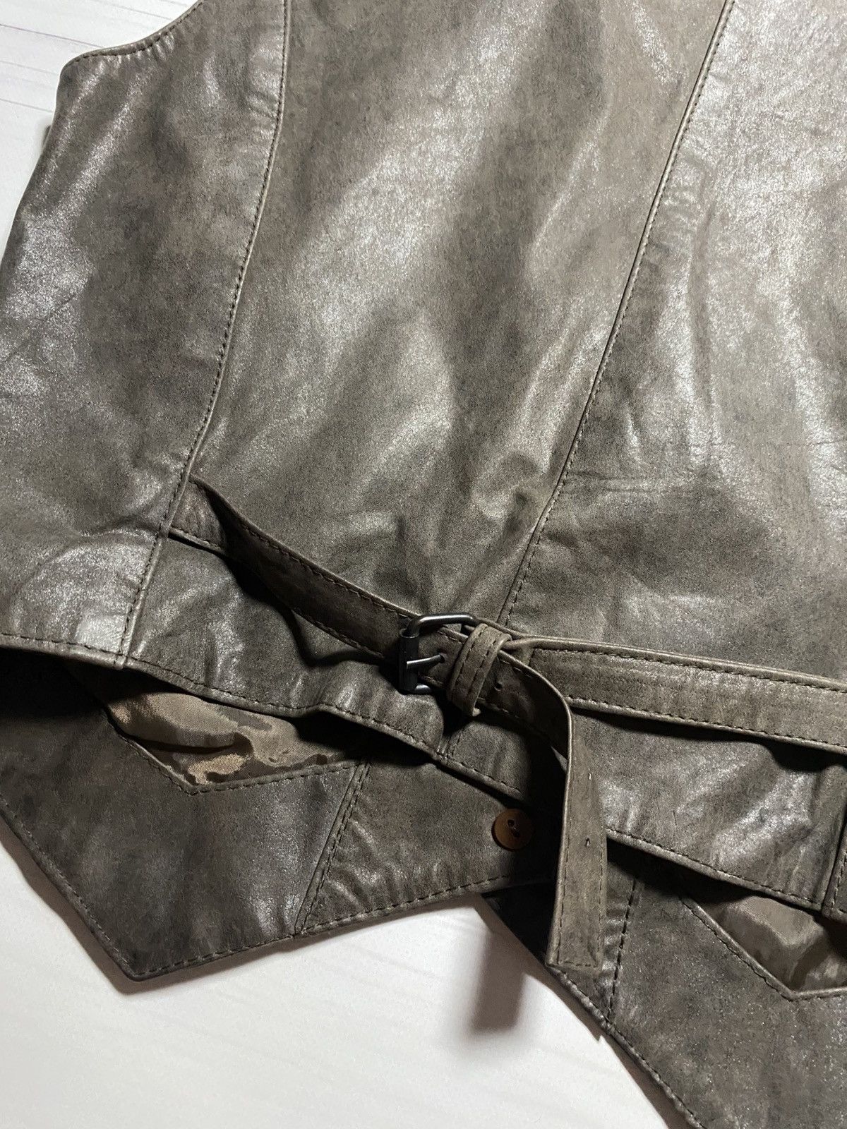 Valentino × Vera Pelle × Vintage Vintage Valentino Vera Pelle genuine leather y2k vest Size XS / US 0-2 / IT 36-38 - 12 Thumbnail