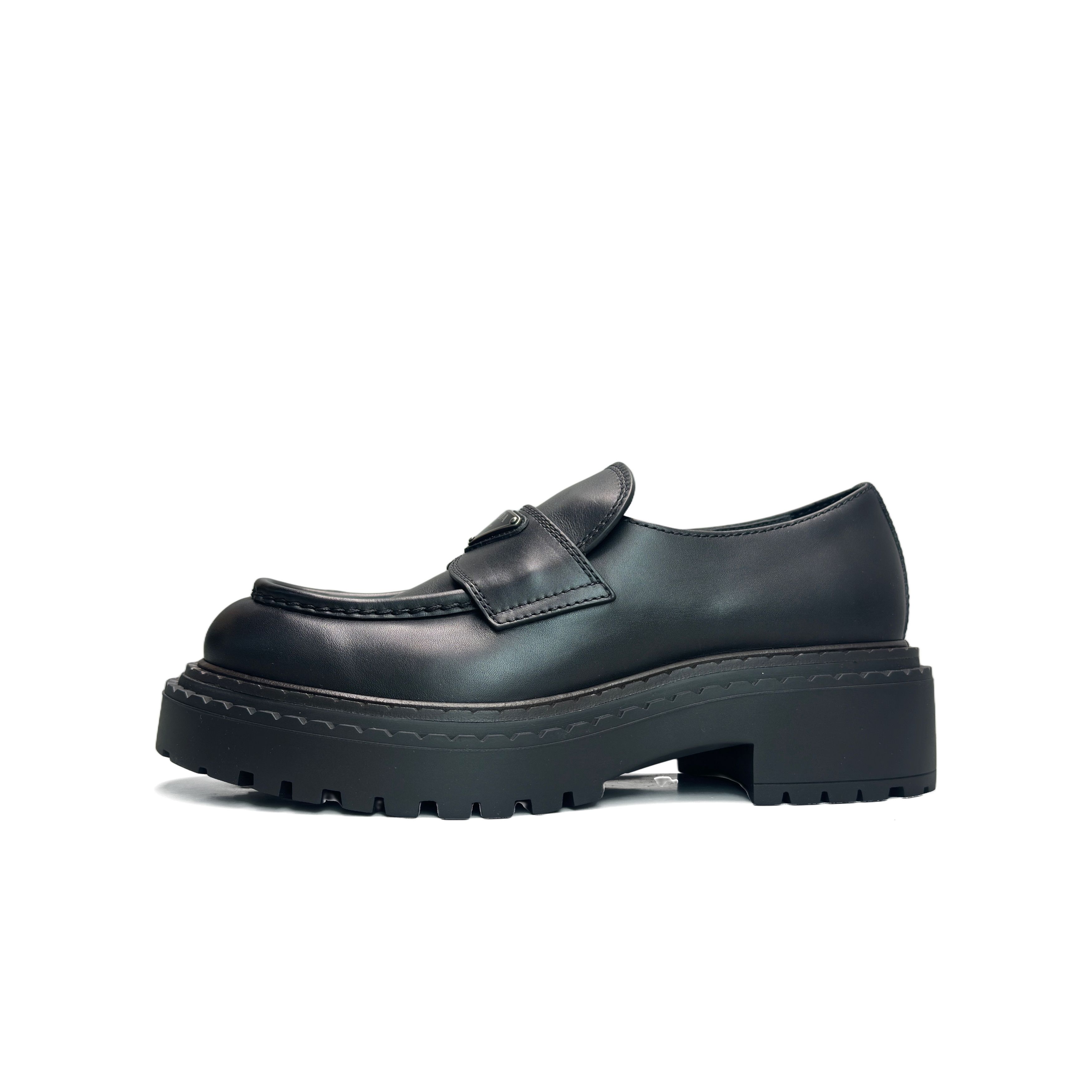 Prada Prada Logo Leather Loafers Size US 7 / EU 40 Size US 7 / EU 40 - 1 Thumbnail