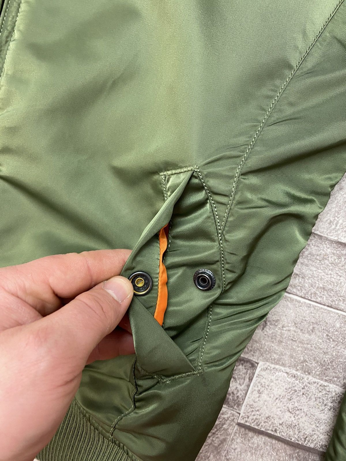 Alpha Industries × Vintage Olive Alpha Industries Bomber Jacket Khaki Size US S / EU 44-46 / 1 - 8 Thumbnail