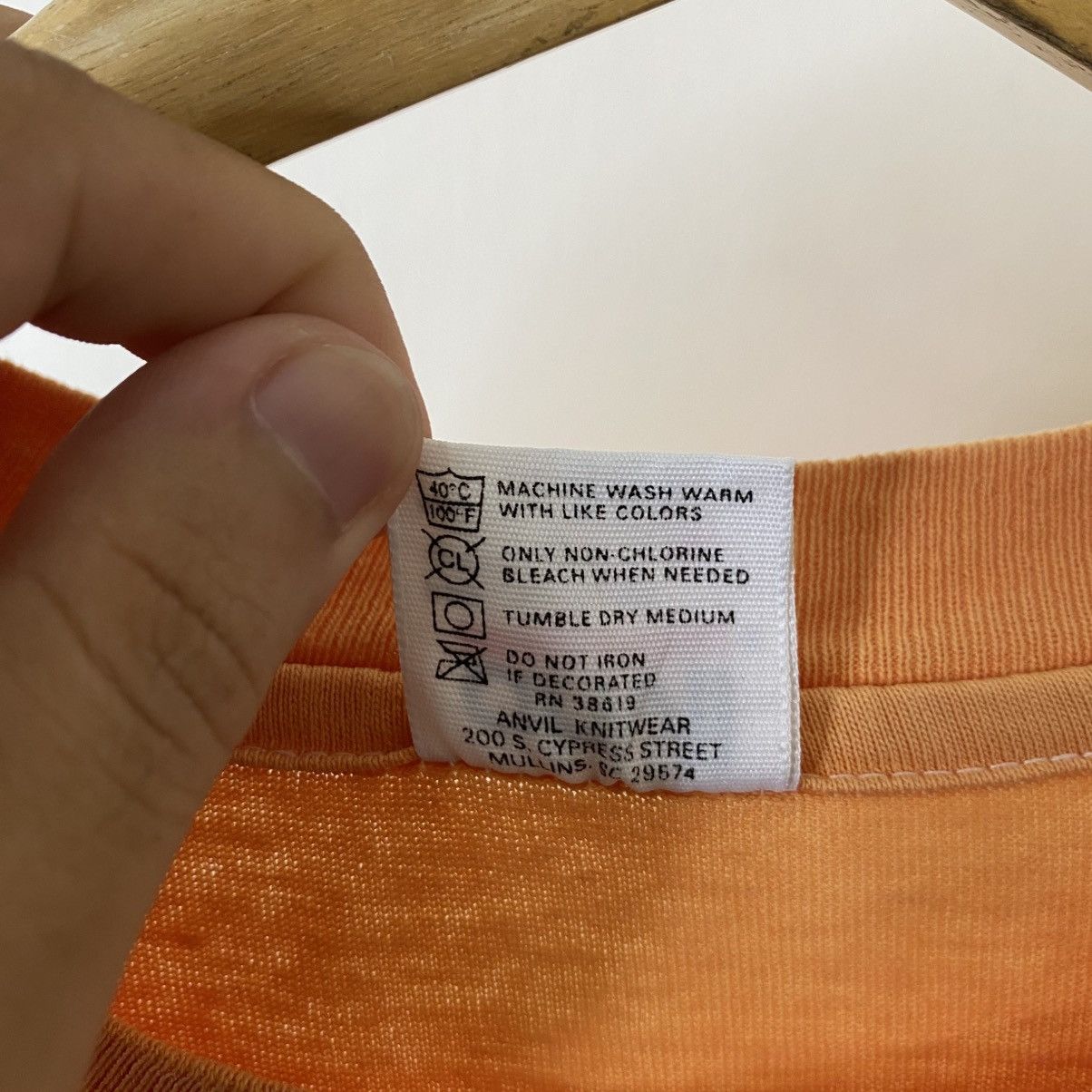 Vintage Vintage 1990s Anvil Orange Blank Streetwear T Shirt Size US L / EU 52-54 / 3 - 4 Thumbnail