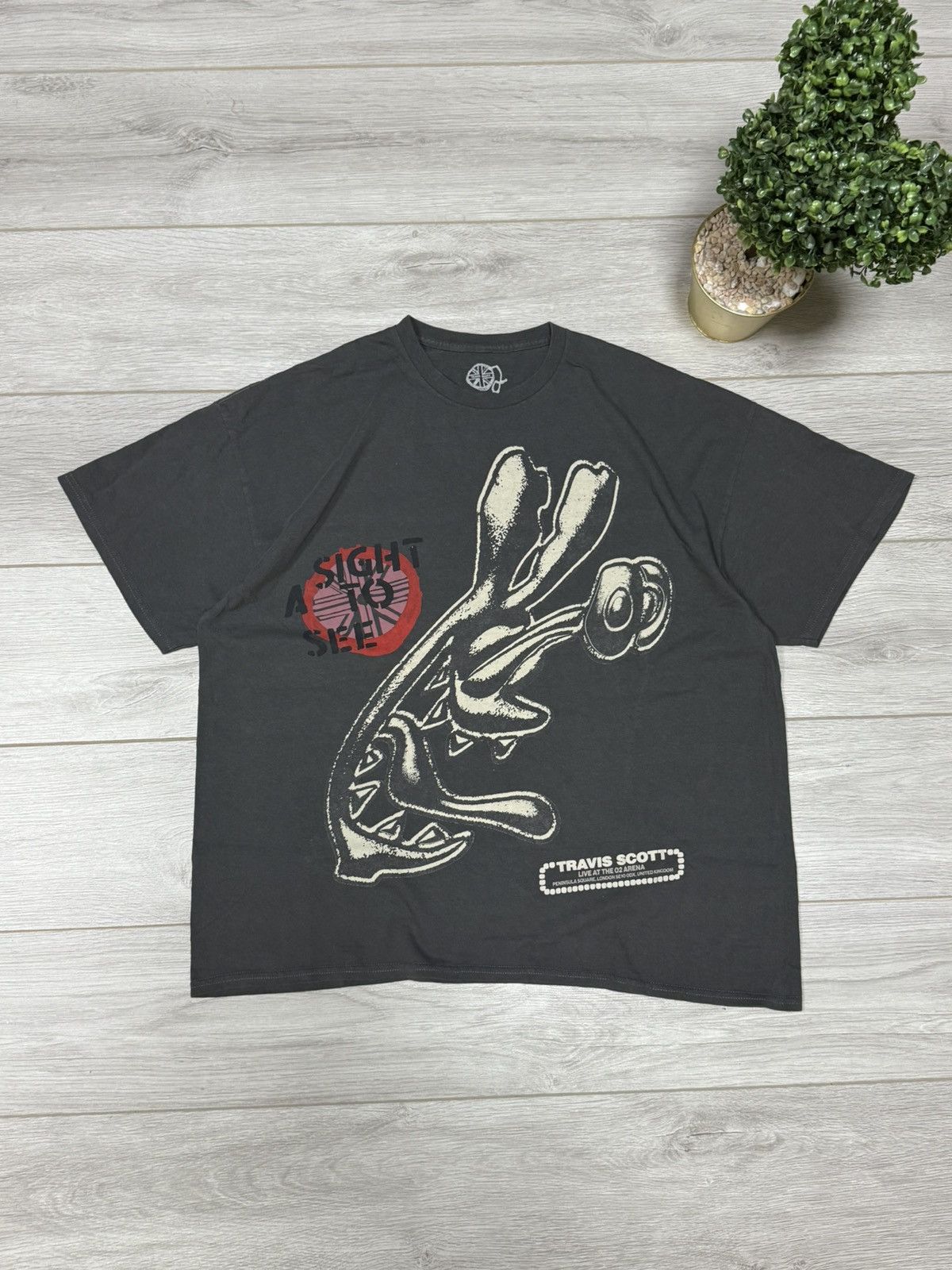 Travis Scott Travis Scott A Sight To See O2 Live Tee Size US XL / EU 56 / 4 - 1 Thumbnail