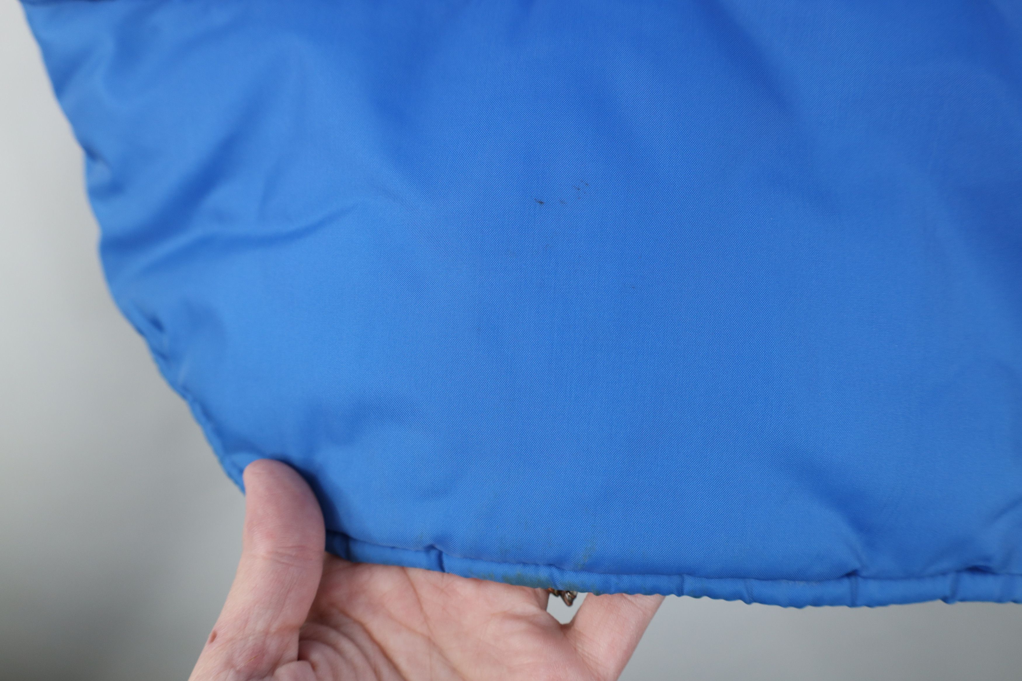 Vintage Vintage 70s Streetwear Button Puffer Vest Jacket Royal Blue Size US L / EU 52-54 / 3 - 12 Thumbnail