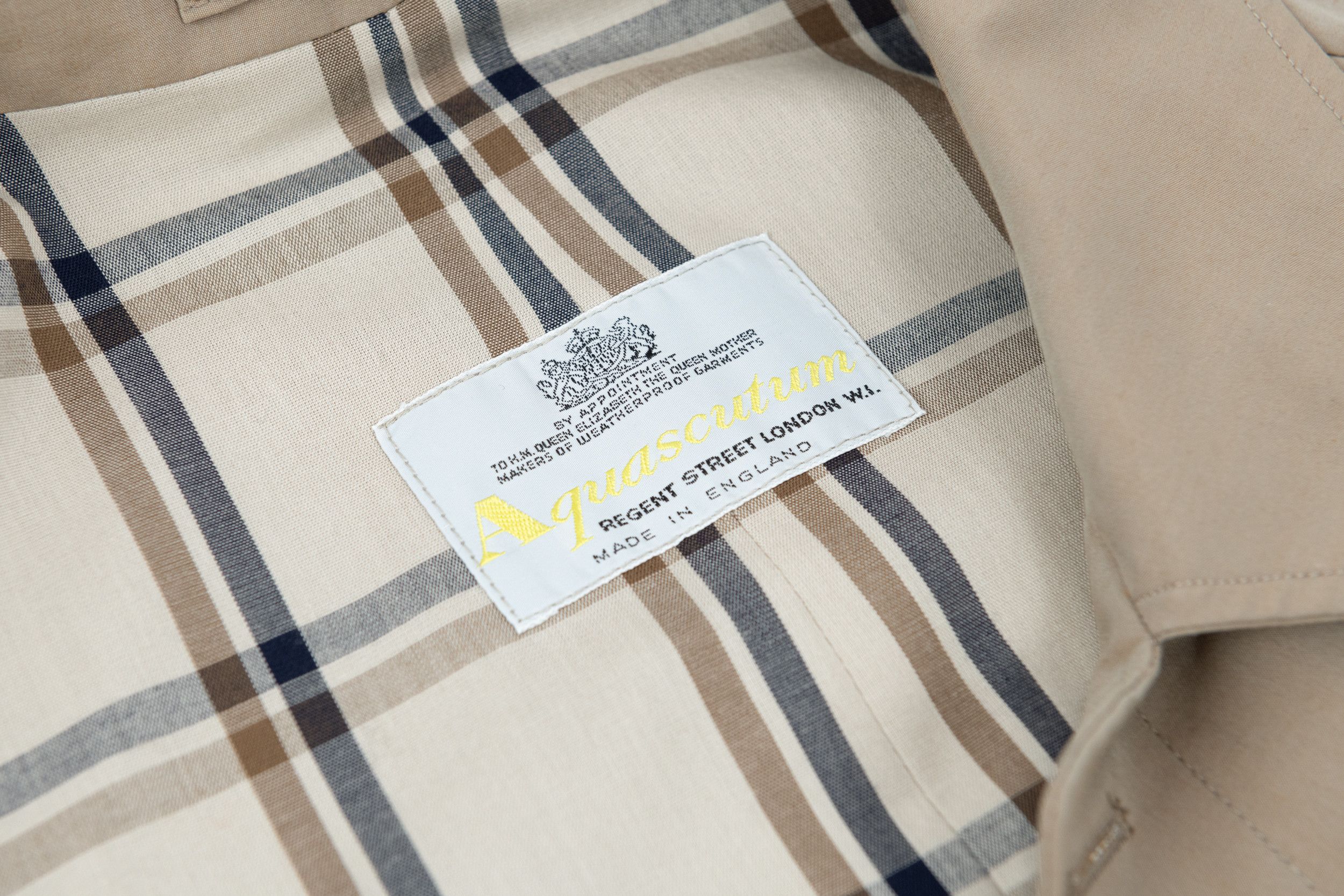 Aquascutum Aquascutum Khaki Brown Trench Coat US 42 EU 52 Size US L / EU 52-54 / 3 - 8 Thumbnail