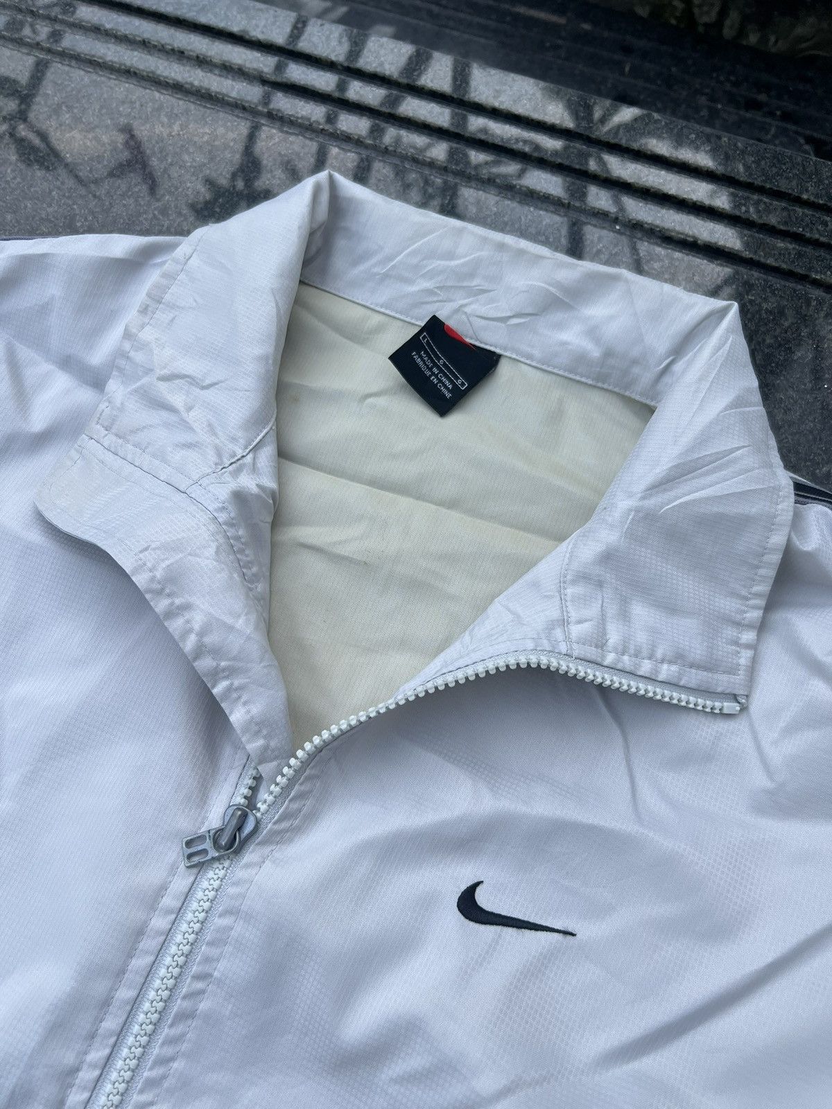 Nike × Vintage 90s Nike Swoosh Vintage Y2K Oversized Windbreaker Jacket Size US L / EU 52-54 / 3 - 4 Thumbnail