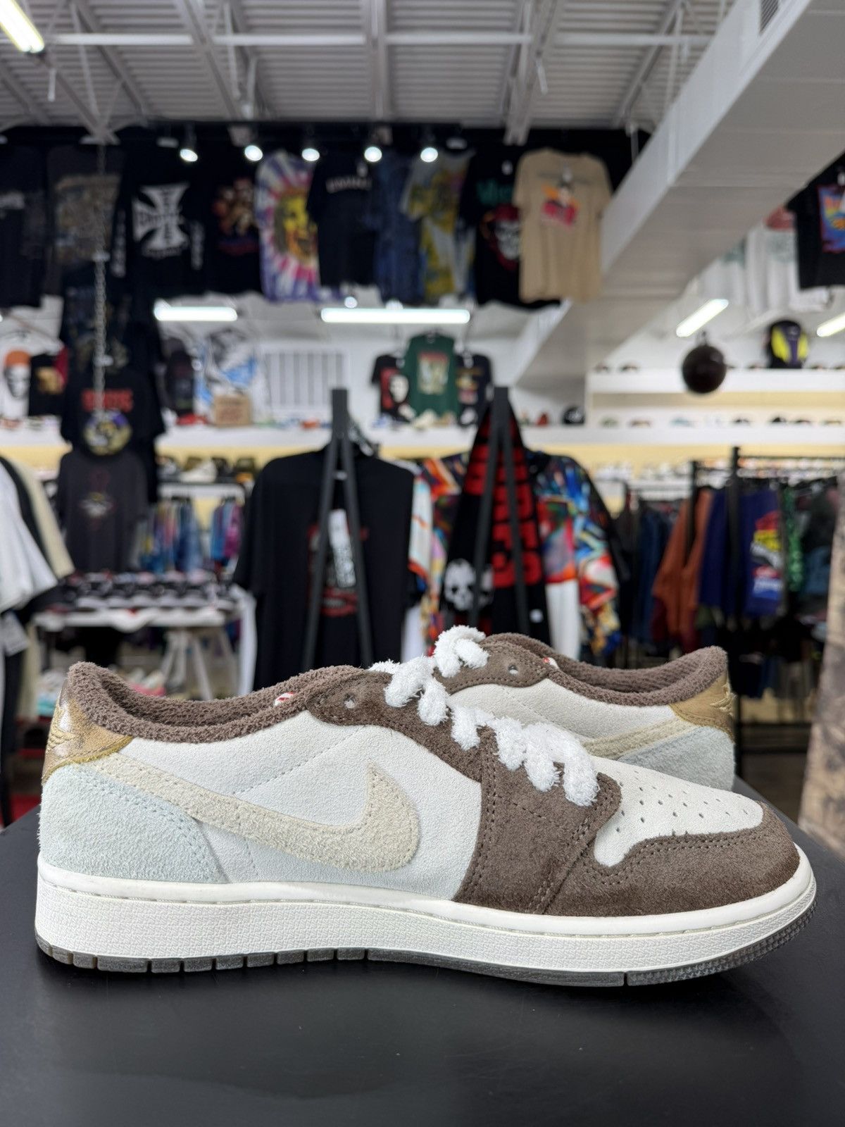 Jordan Brand Jordan 1 Low Year of the Rabbit Size 8.5 (2023) Size US 8.5 / EU 41-42 - 3 Thumbnail