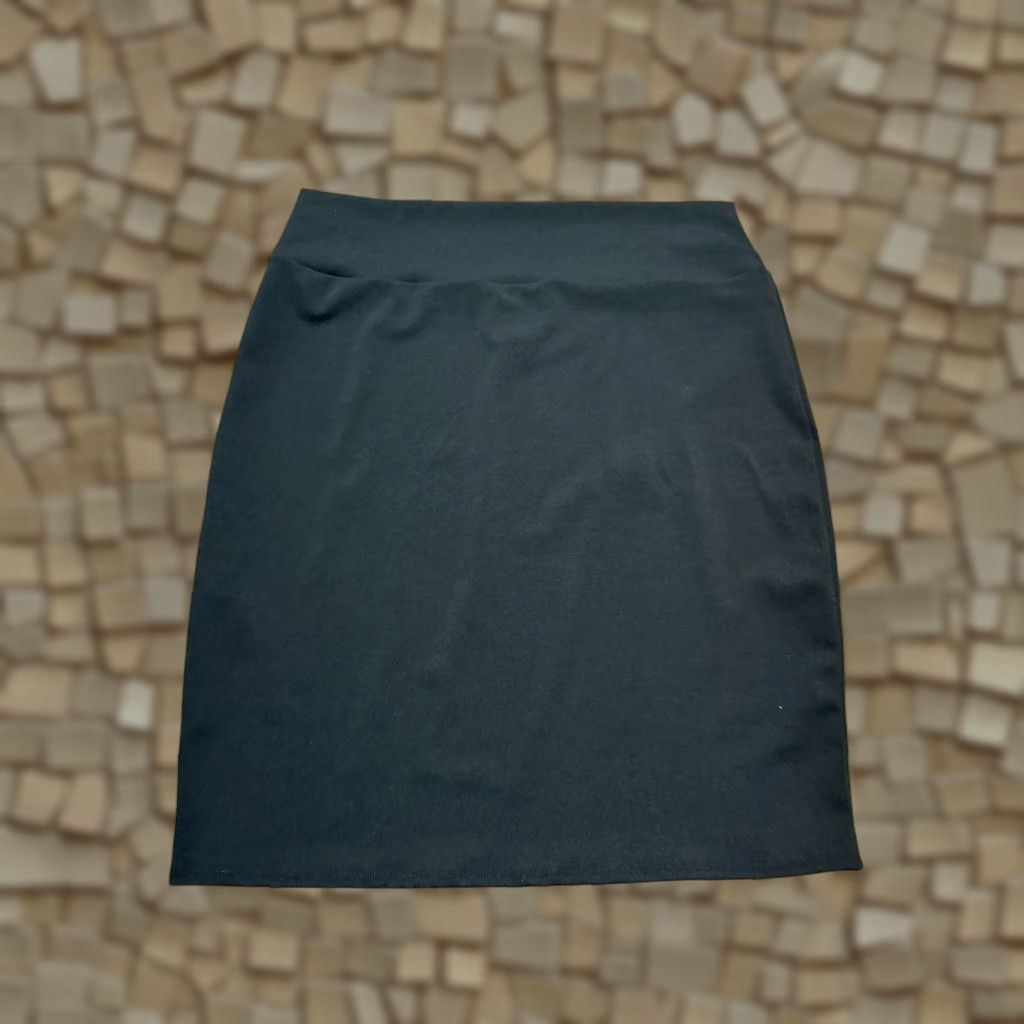 Vintage LIVO Skirt Women's Plus Size 2X Black Pull On Straight Pencil Knee Length Solid Polyester Machine Washable Casual Size 40" / US 18 - 1 Thumbnail