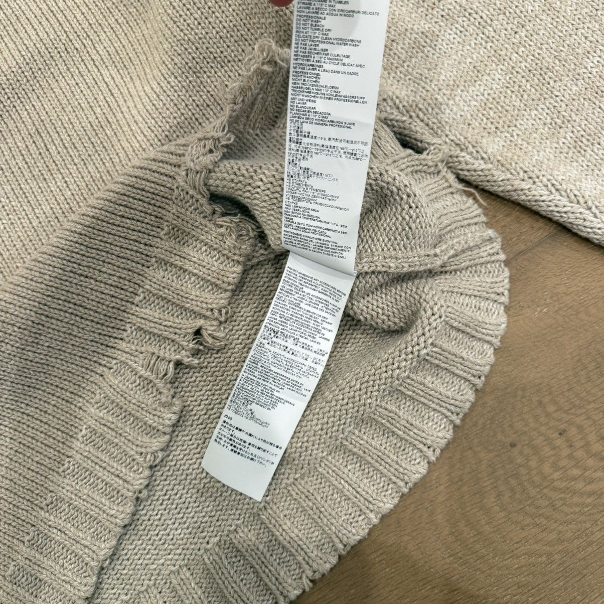 Maison Margiela DISTRESSED KNIT SWEATER Size US S / EU 44-46 / 1 - 4 Thumbnail