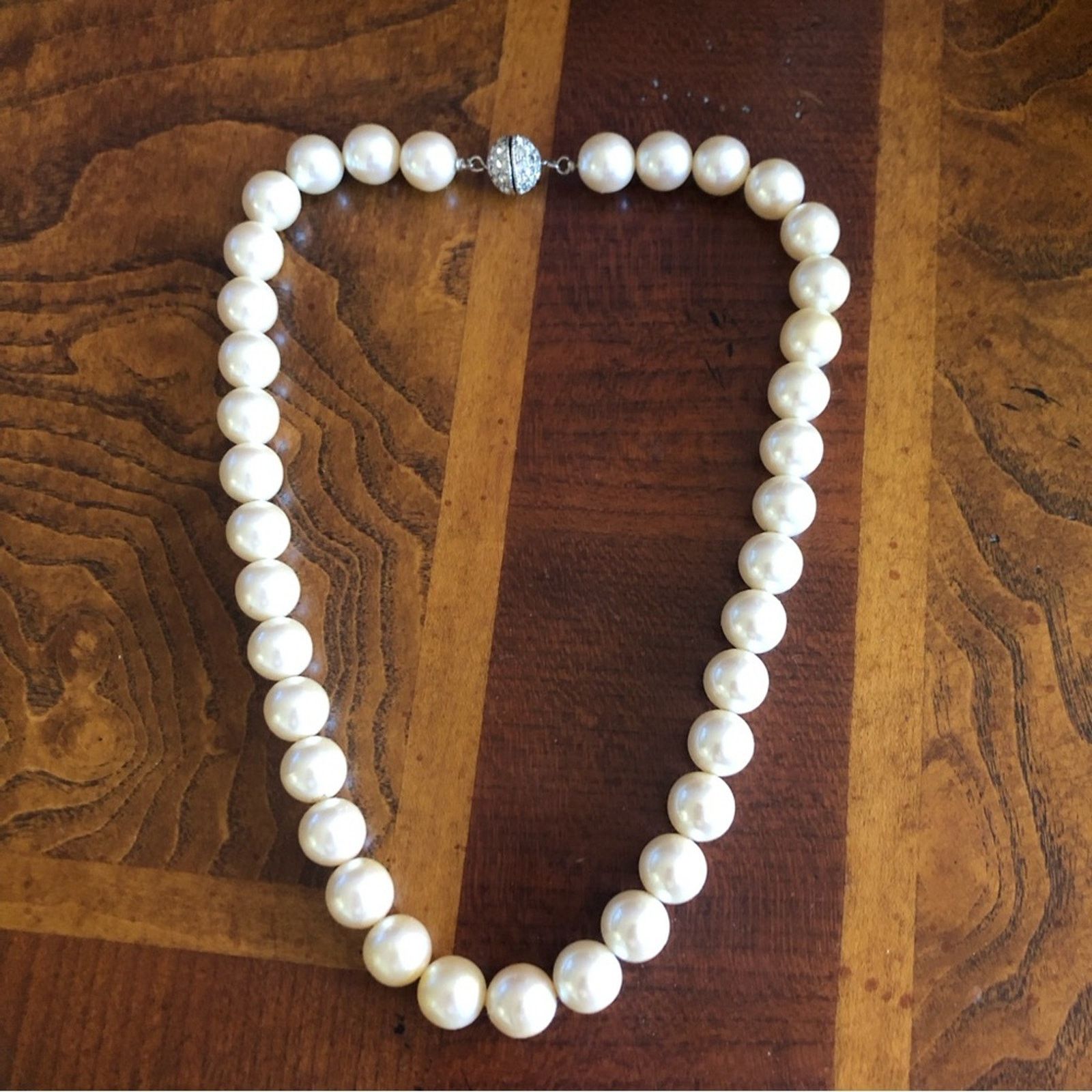 Vintage Vintage iridescent cream glass pearl bead necklace Size ONE SIZE - 9 Thumbnail