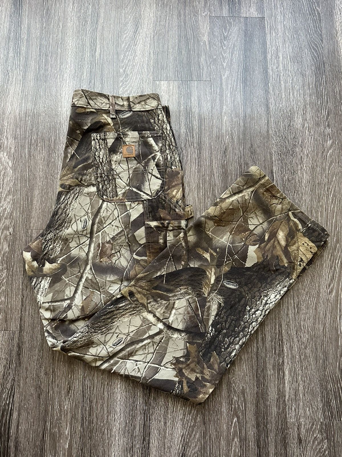 image of Vintage Y2K Carhartt Camo Realtree Baggy Carpenter Workwear, Men's (Size 38)