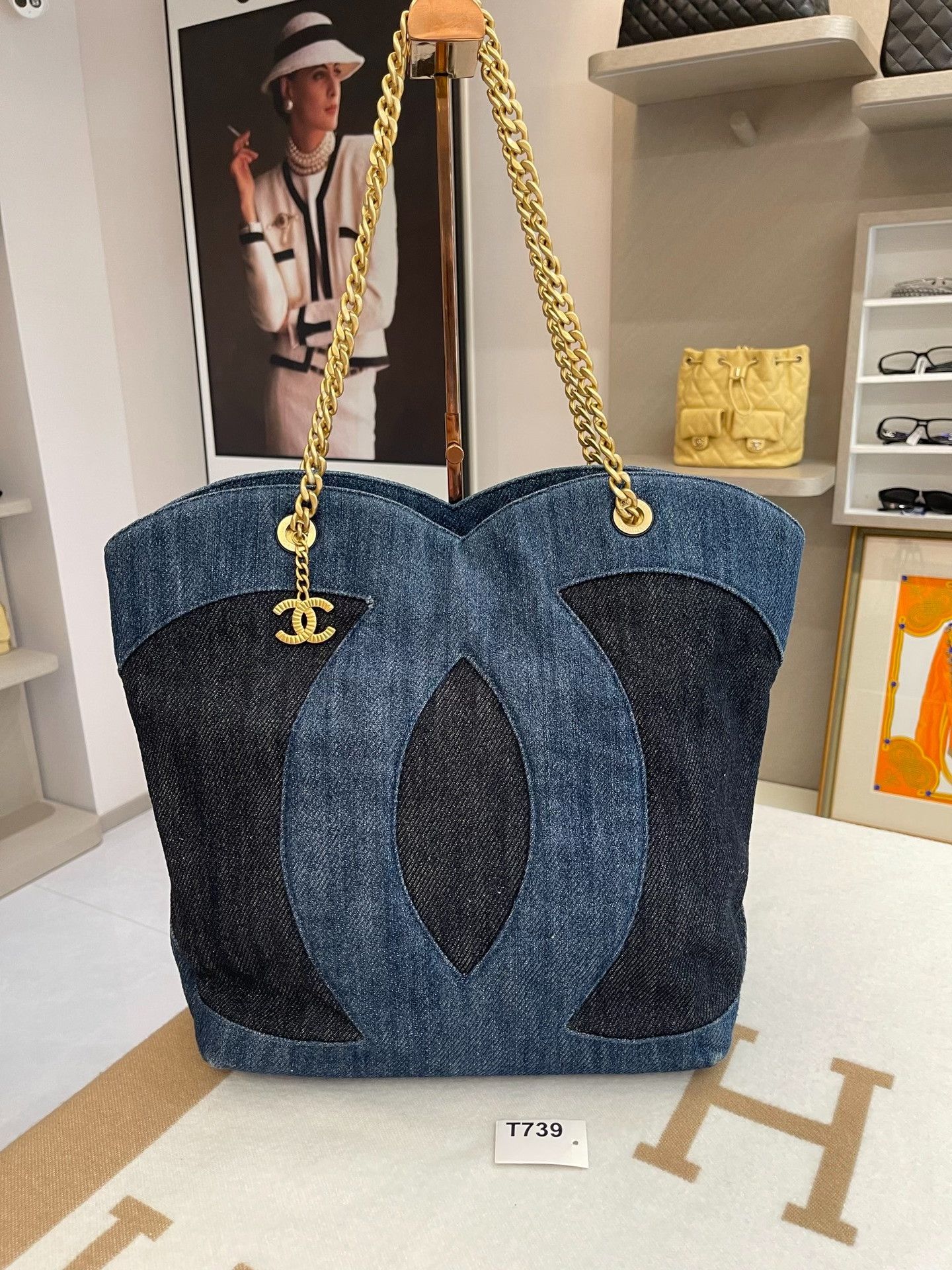 Chanel Pre-loved Bag Very good condition Size ONE SIZE - 1 Thumbnail