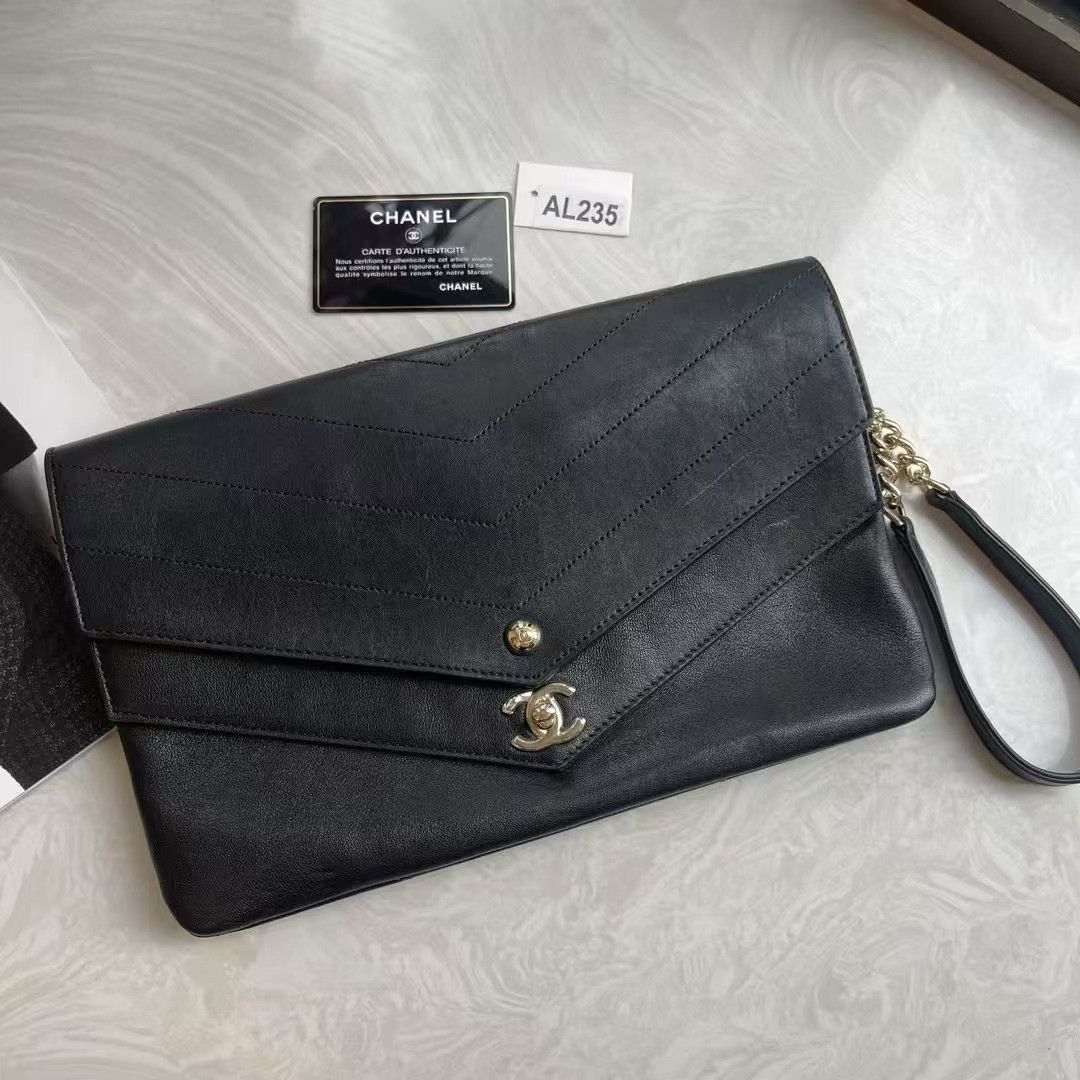 Chanel Pre-loved Bag Very good condition Size ONE SIZE - 1 Thumbnail