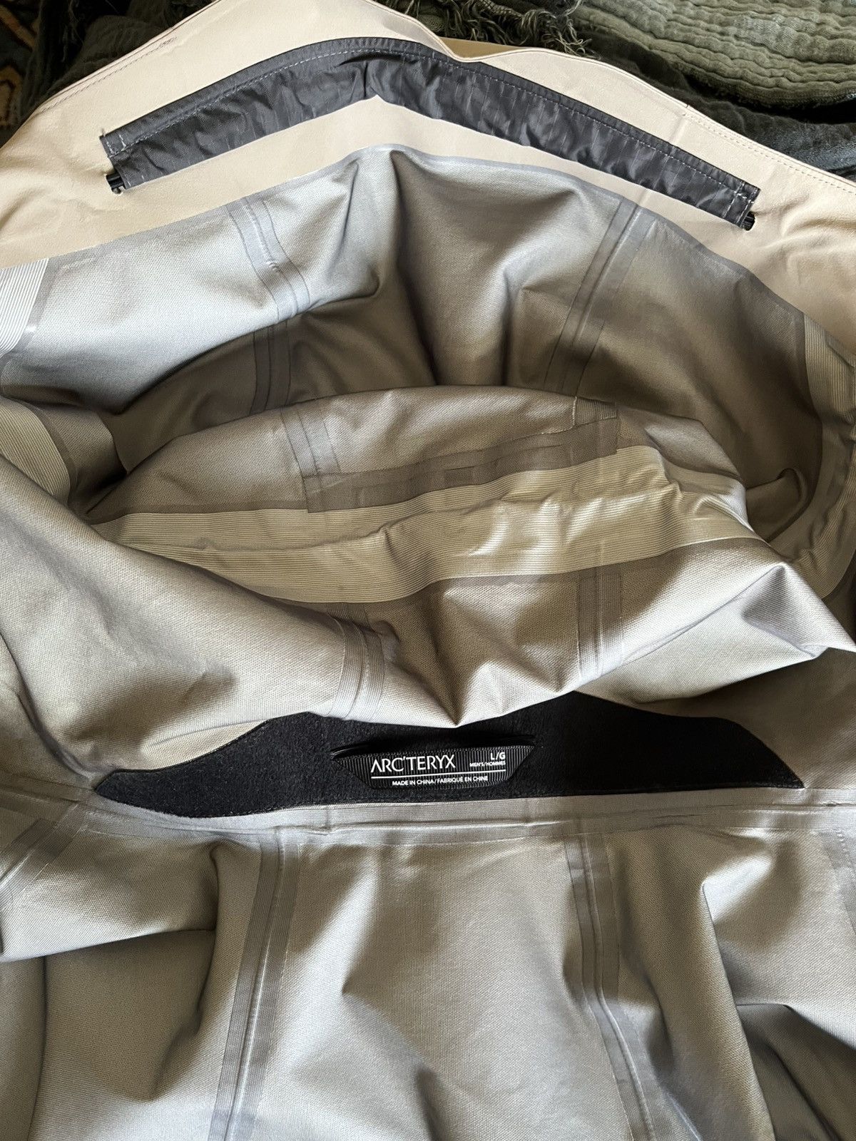 Arc'teryx Arc’teryx Large Men’s Jacket (Gore-Tex) Size US L / EU 52-54 / 3 - 11 Thumbnail