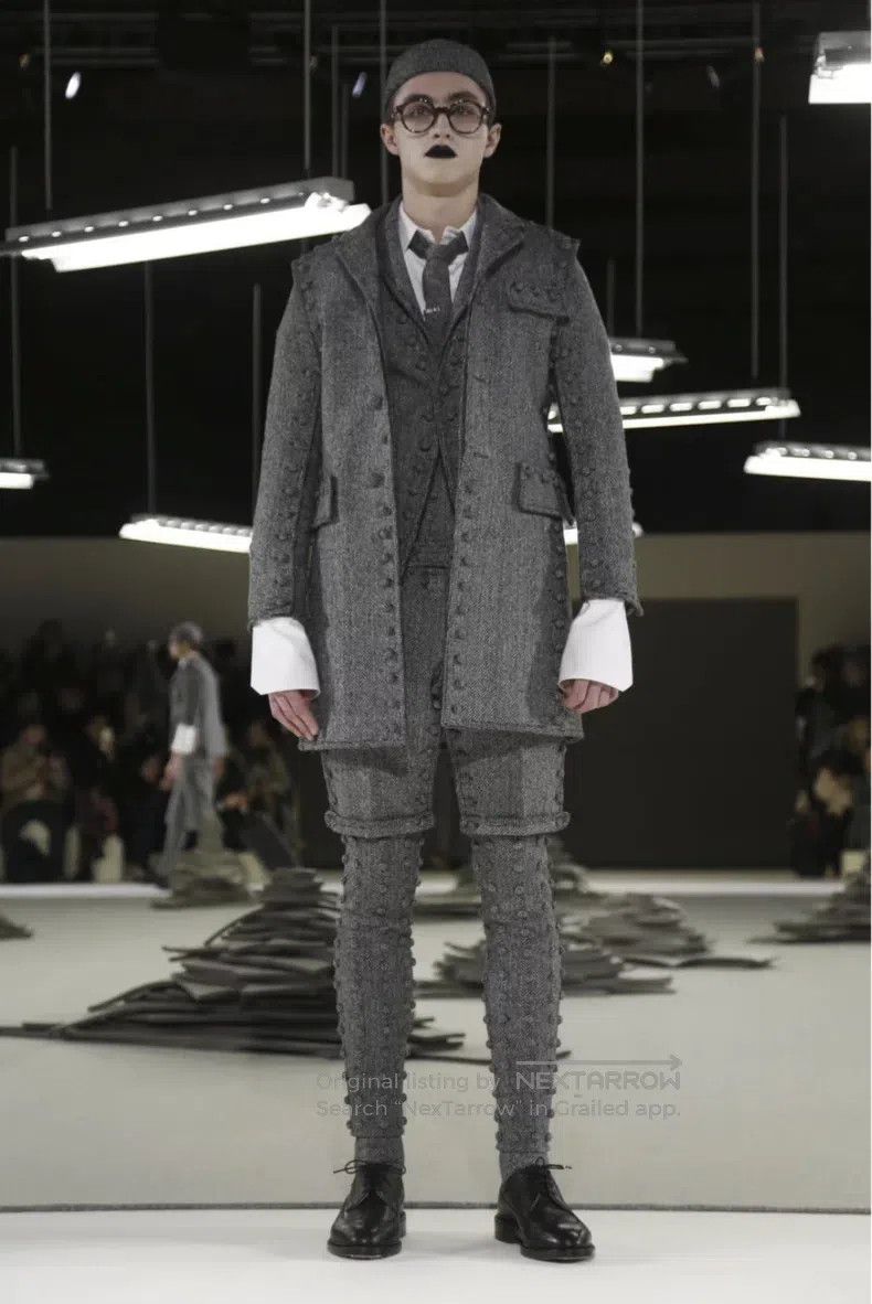 Thom Browne Thom Browne Runway style fully buttoned woolen overcoat Size US L / EU 52-54 / 3 - 2 Thumbnail