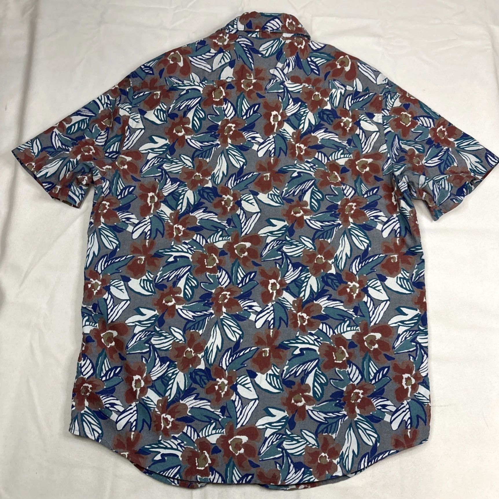 RVCA RVCA PARADISE VALLEY Floral Woven S/S Regular Fit Men's Shirt L Blue Brown Multi Size L Size US L / EU 52-54 / 3 - 6 Thumbnail