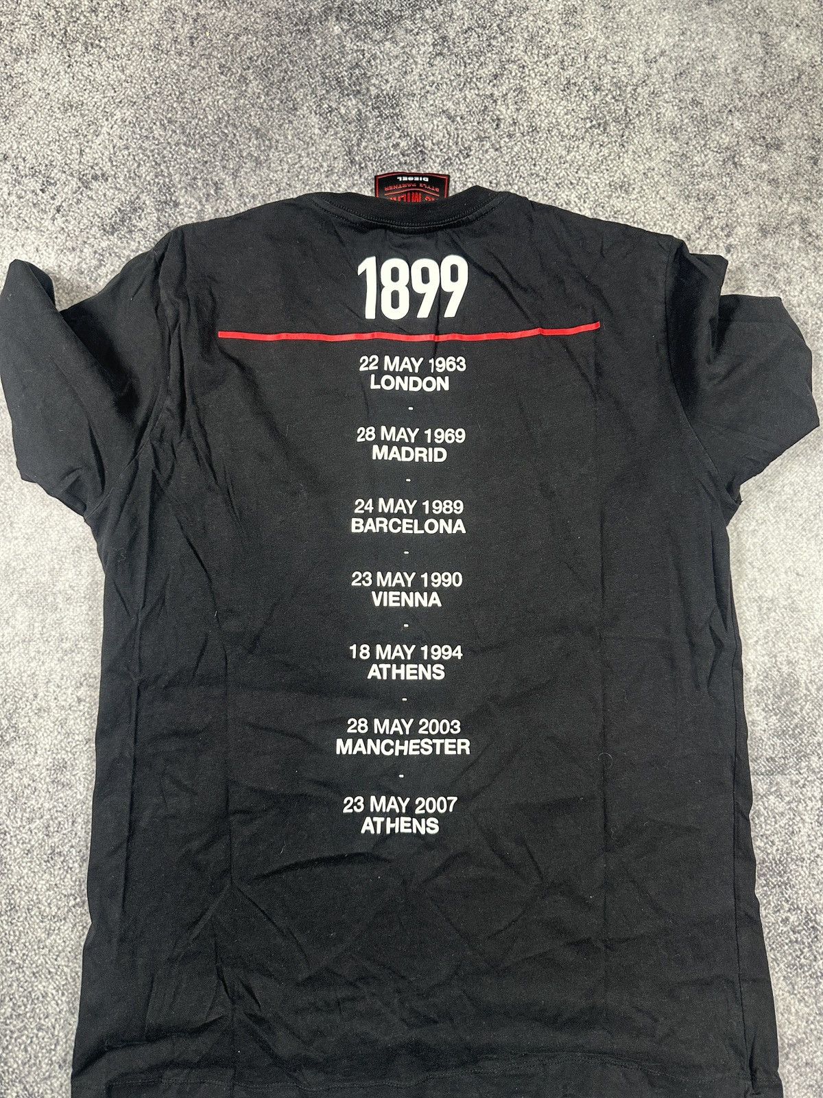 Diesel Vintage Diesel AC Milan Soccer T-shirt Rare Casual Style L Size US M / EU 48-50 / 2 - 4 Thumbnail