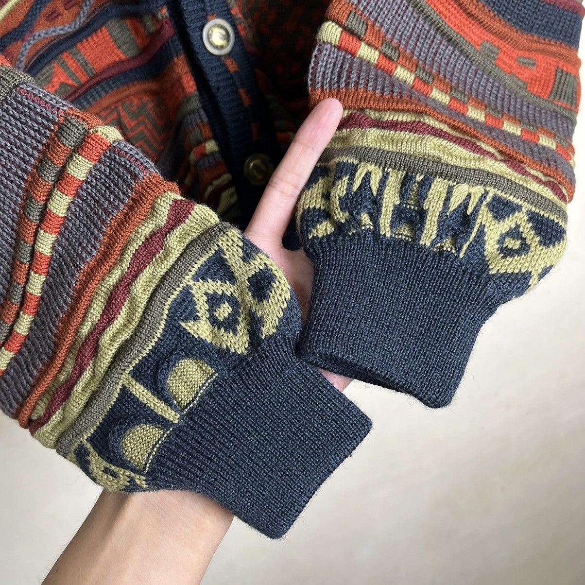 Coogi 90's Emaroo Australia Cardigan Knitted Sweater Size US L / EU 52-54 / 3 - 8 Thumbnail