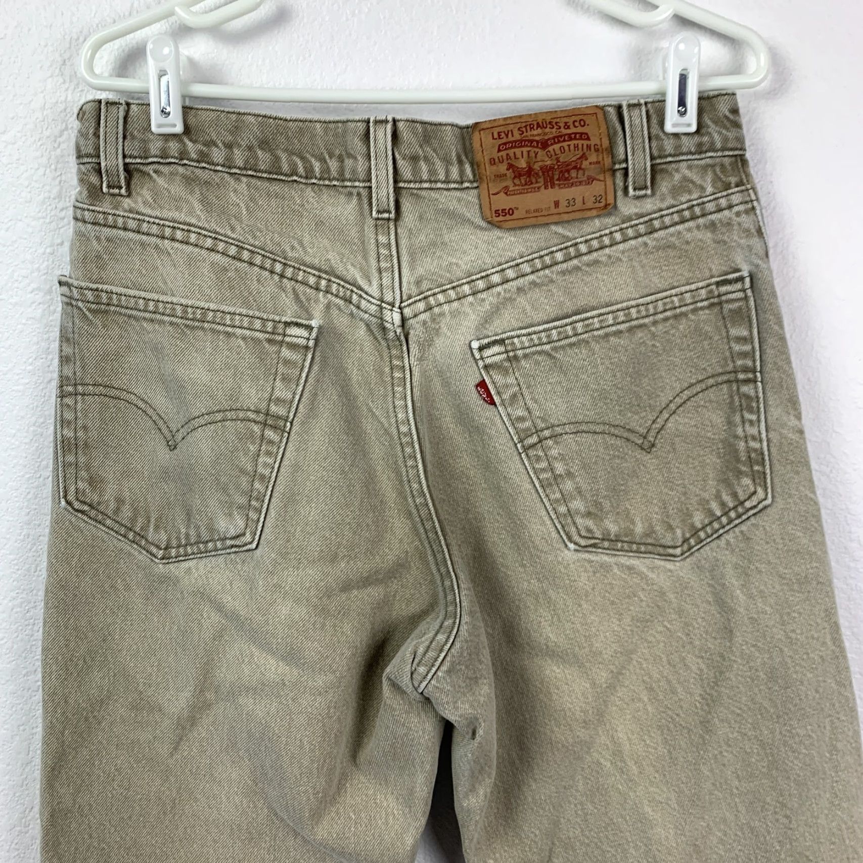 Levi's VINTAGE Levi's 550 Relaxed Fit Jeans 33x32 Khaki USA Mens Denim 5-Pocket Red Tab Faded Retro Classic 90s Style Size US 33 - 5 Thumbnail