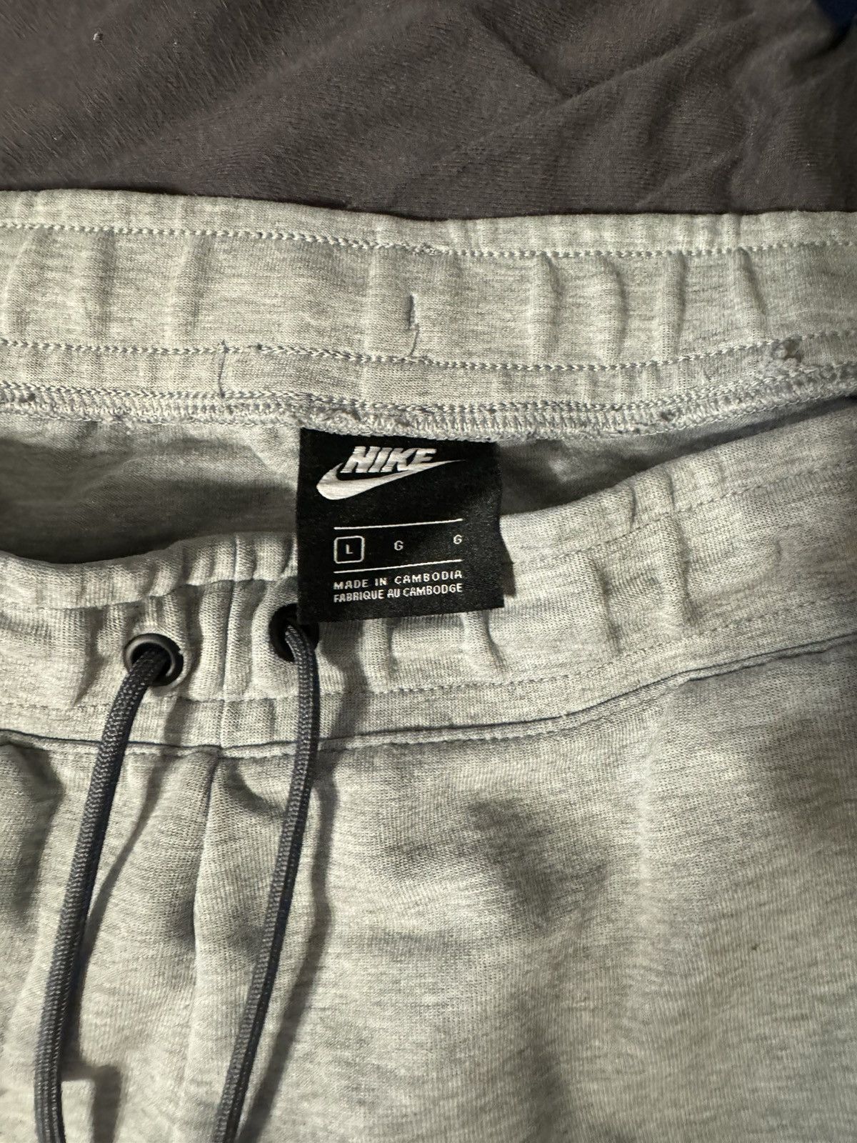 Nike Nike tech light grey sweatpants size large 32 Size US 32 / EU 48 - 2 Thumbnail