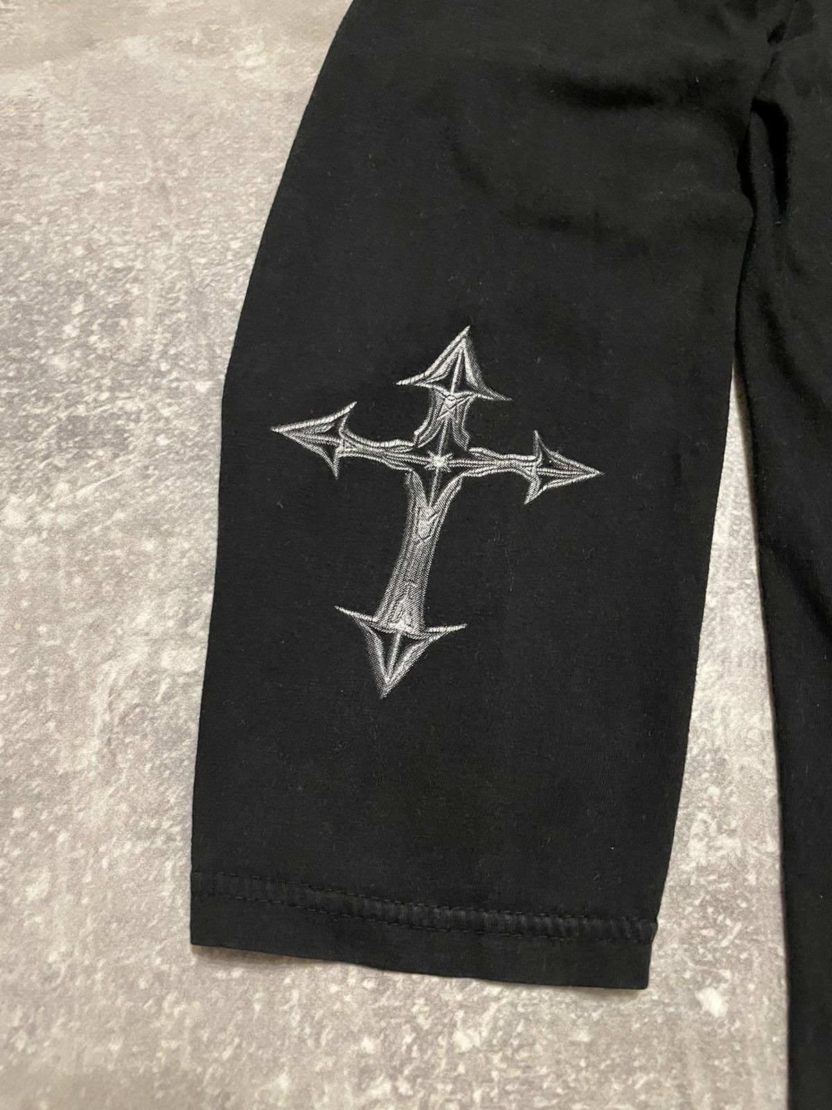 Affliction × Ed Hardy Vintage Black Metal Vampire Cross Full Print Long Sleeve Size US XL / EU 56 / 4 - 12 Thumbnail