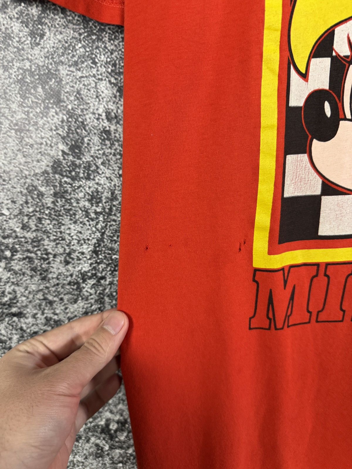 Disney Men’s Mickey Mouse Disney T-Shirt Minnie Vintage 90s Size L Size US L / EU 52-54 / 3 - 14 Thumbnail