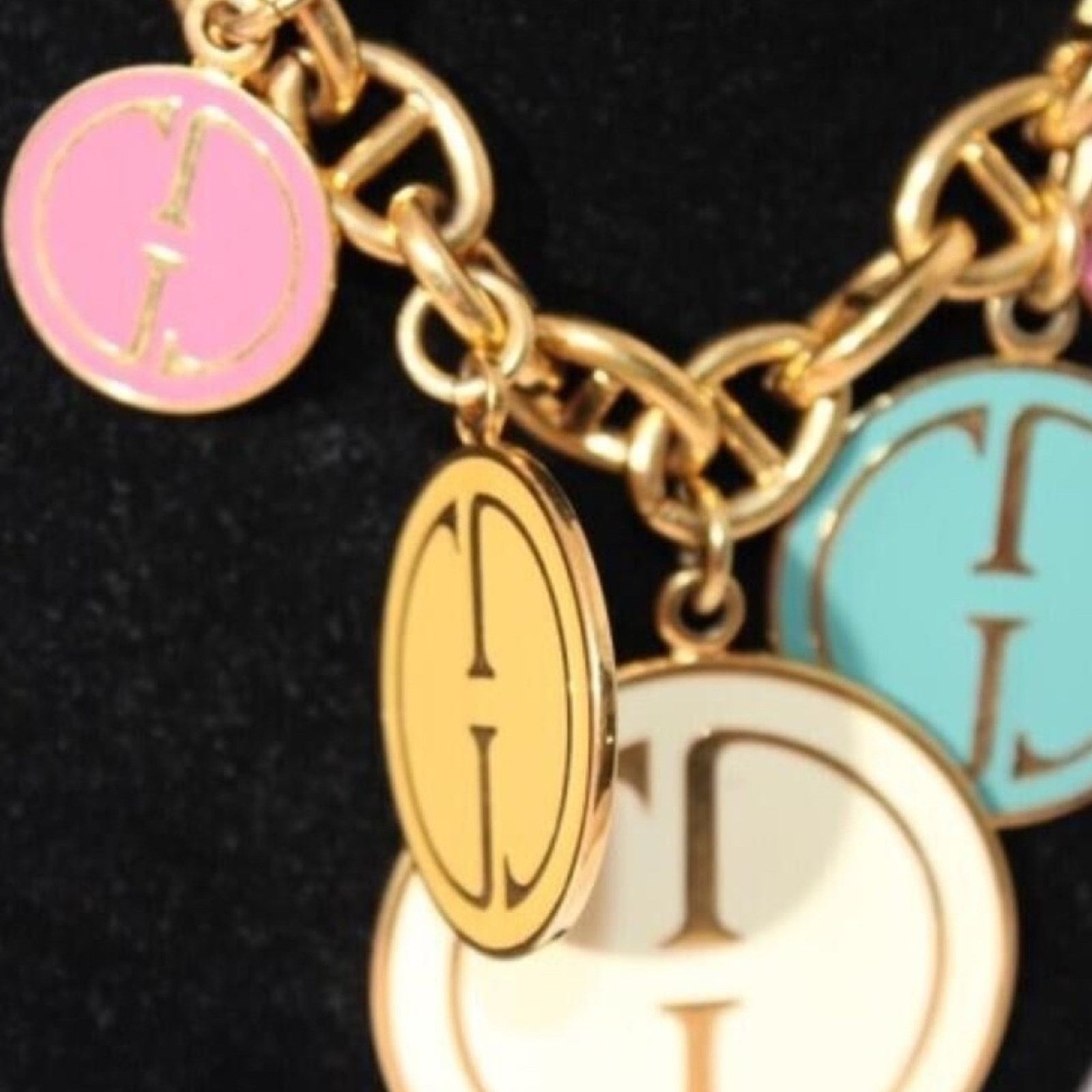 Gucci Vintage Gucci Chunky medallion necklace Size ONE SIZE - 3 Thumbnail
